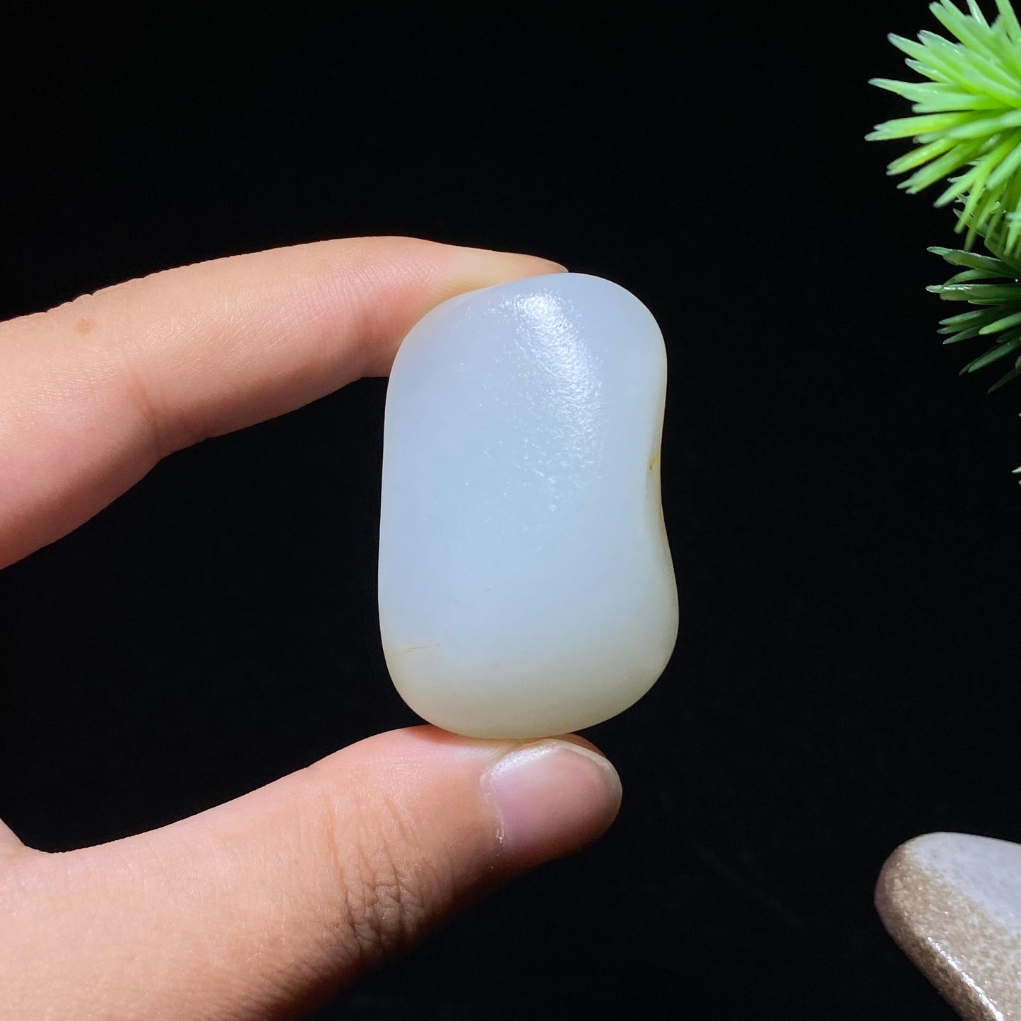 和田玉白玉洒金皮籽料原石(25.8g)