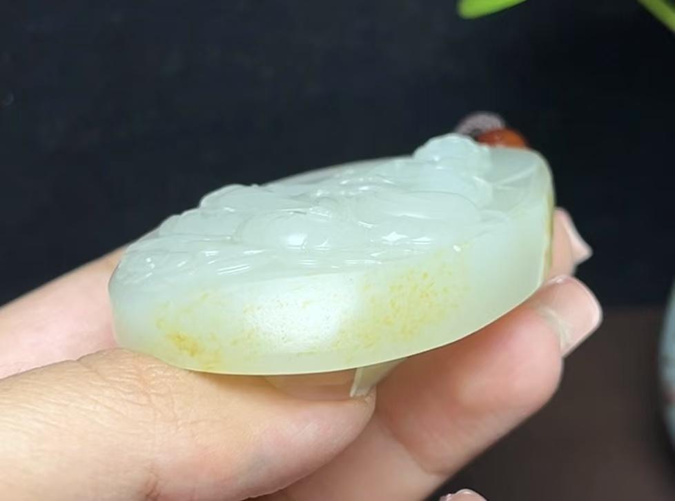 新疆和田玉籽料观音(73.3g)