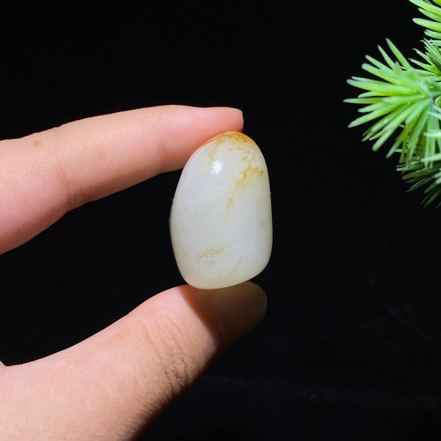 和田玉白玉洒金皮籽料原石(33g)