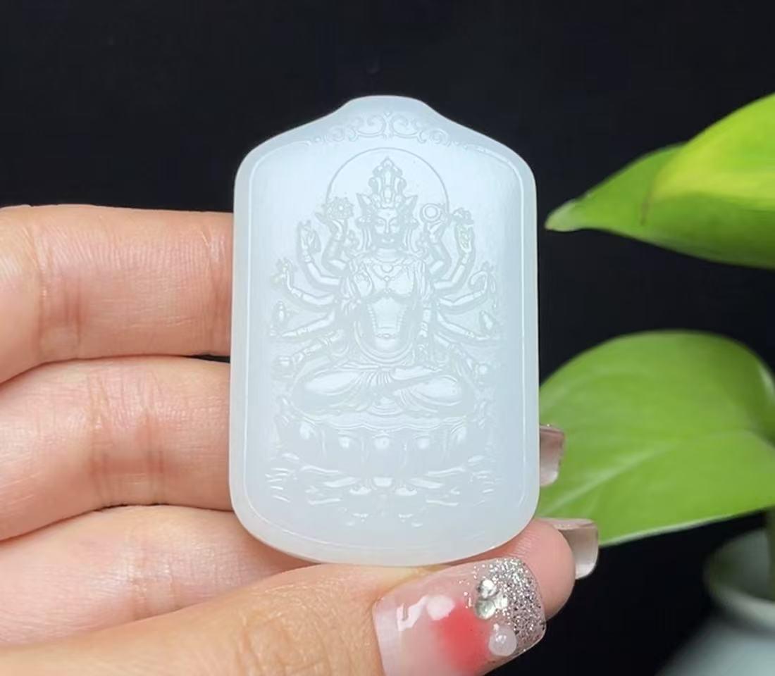 和田羊脂玉千手观音(41.2g)