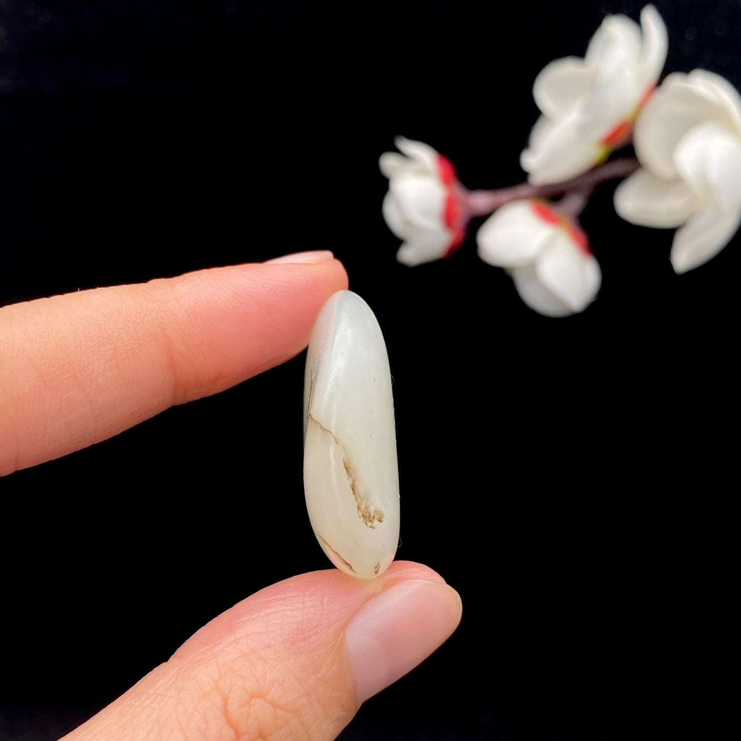 和田玉白玉籽料原石(12.6g)