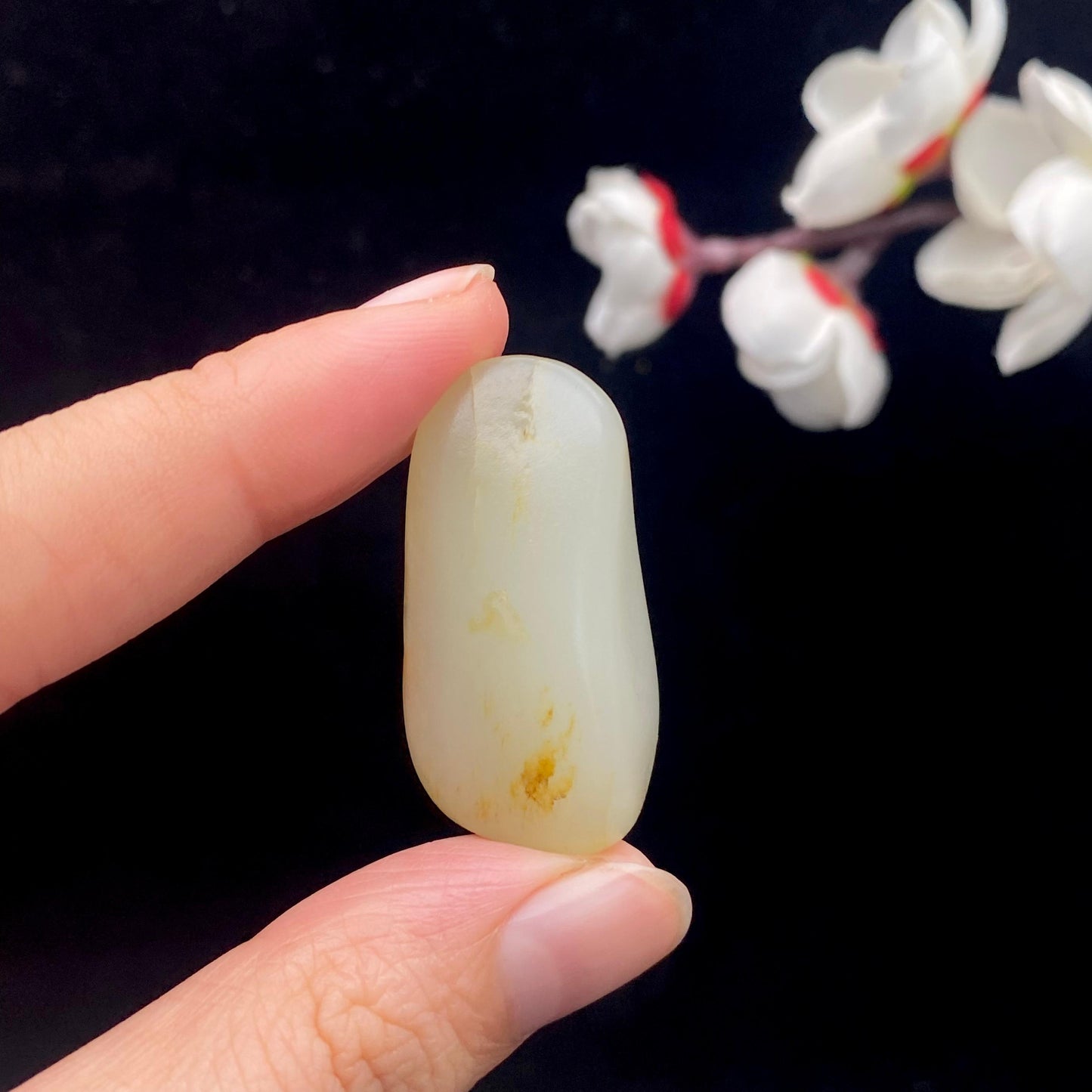 【超值推荐】和田玉聚黄皮籽料原石(11.8g)