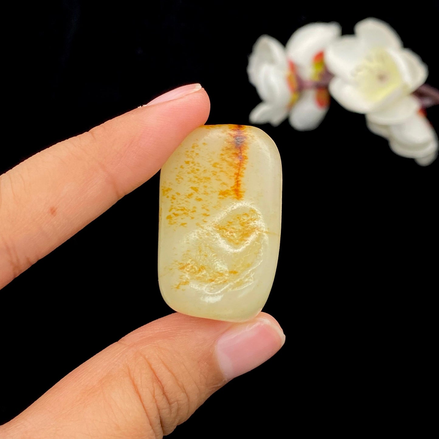 和田玉洒红皮籽料挂件(42.3g)