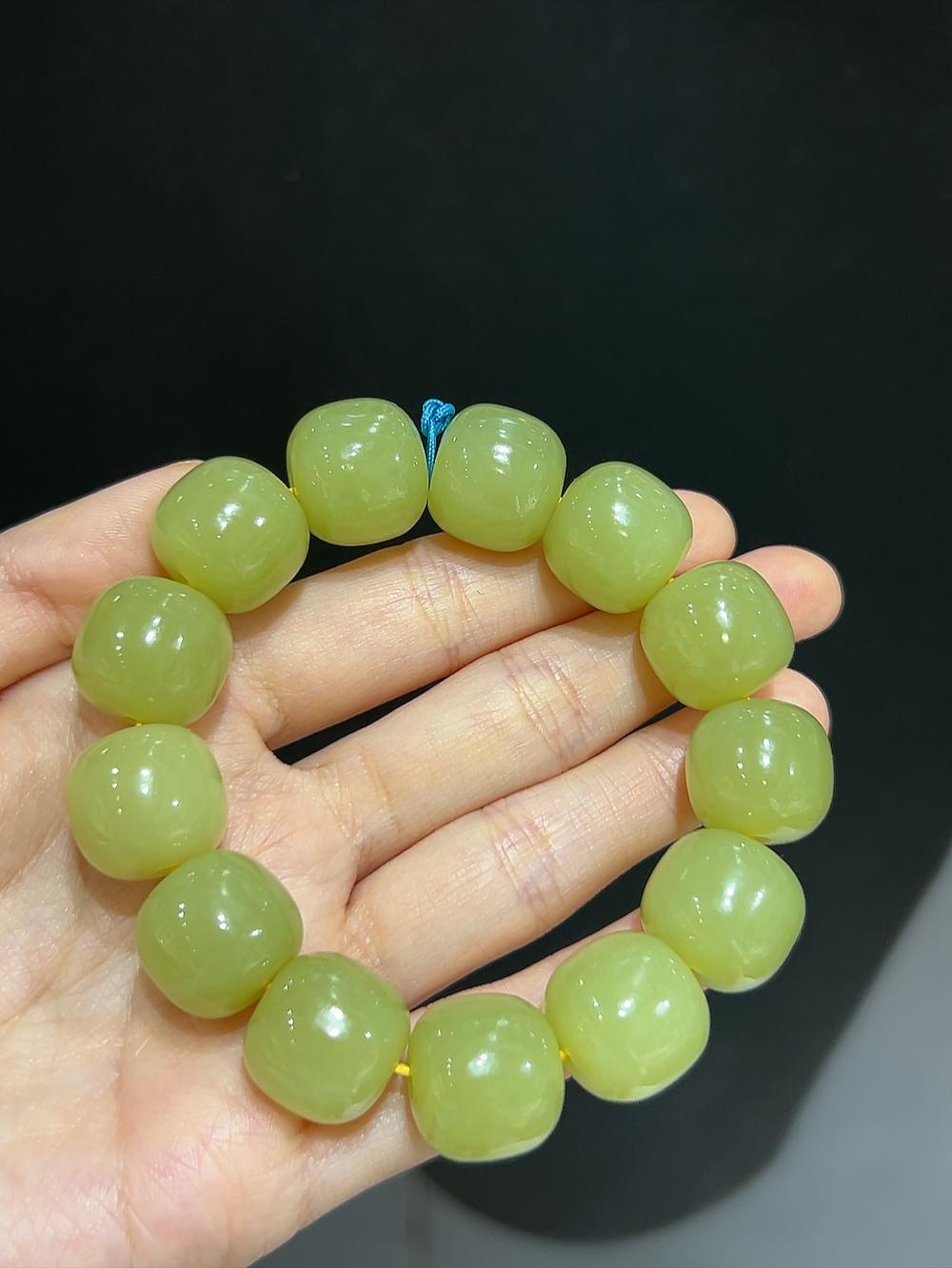 和田玉黄玉老型珠手串(88.2g)