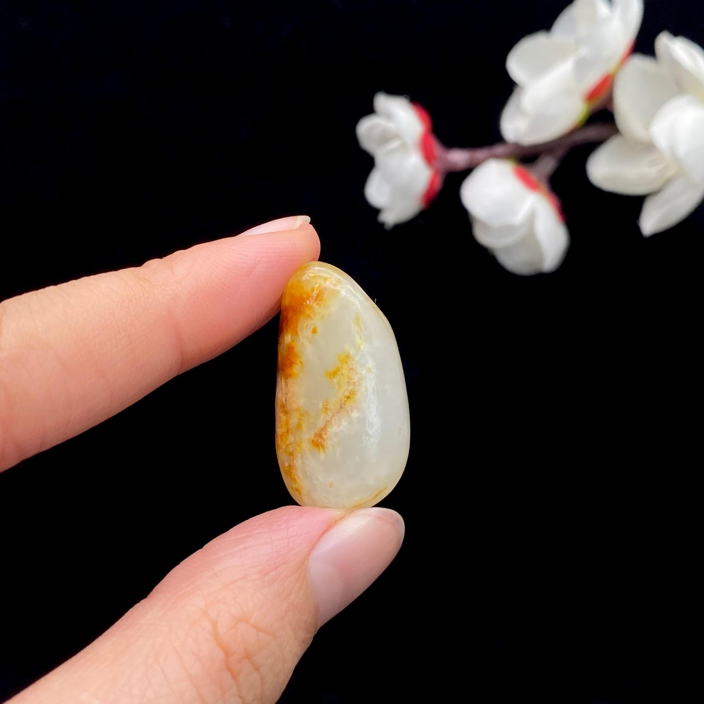 和田玉黄皮籽料原石(7.4g)