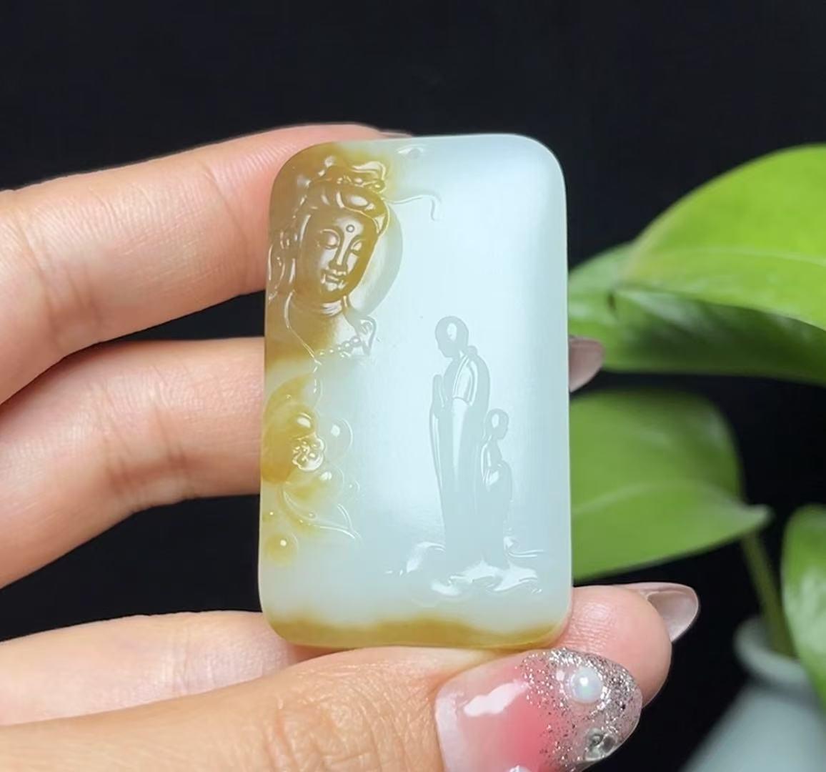 新疆和田玉且末糖羊脂玉观音悟道(35.5g)