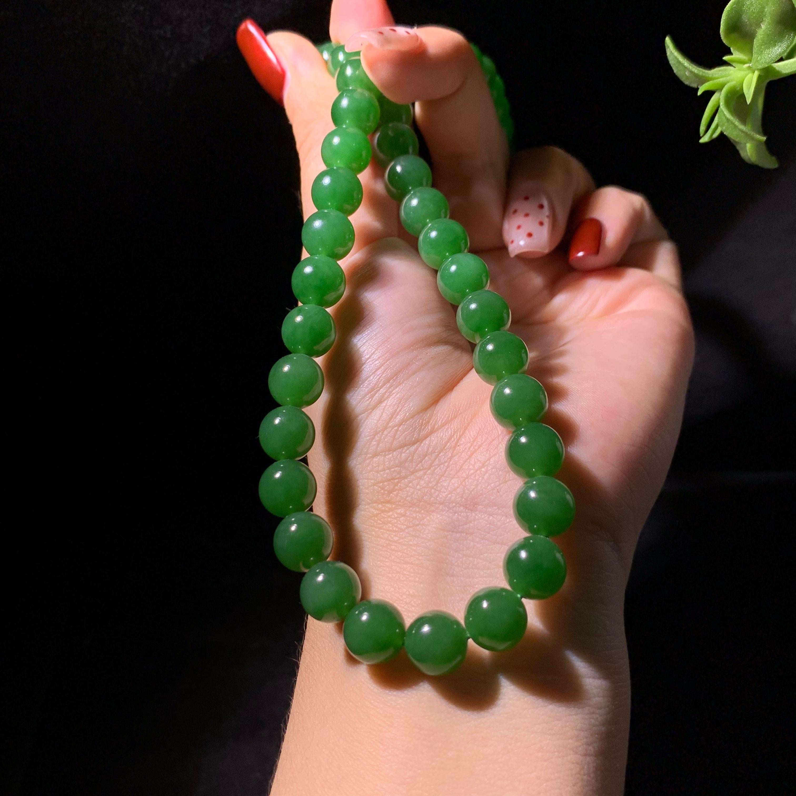 收藏级碧玉阳绿圆珠项链(71.6g)