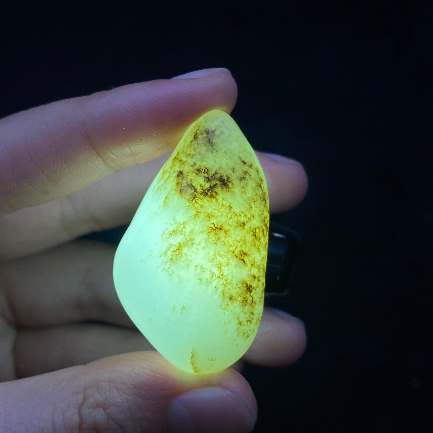 和田玉秋梨皮籽料原石(18.5g)