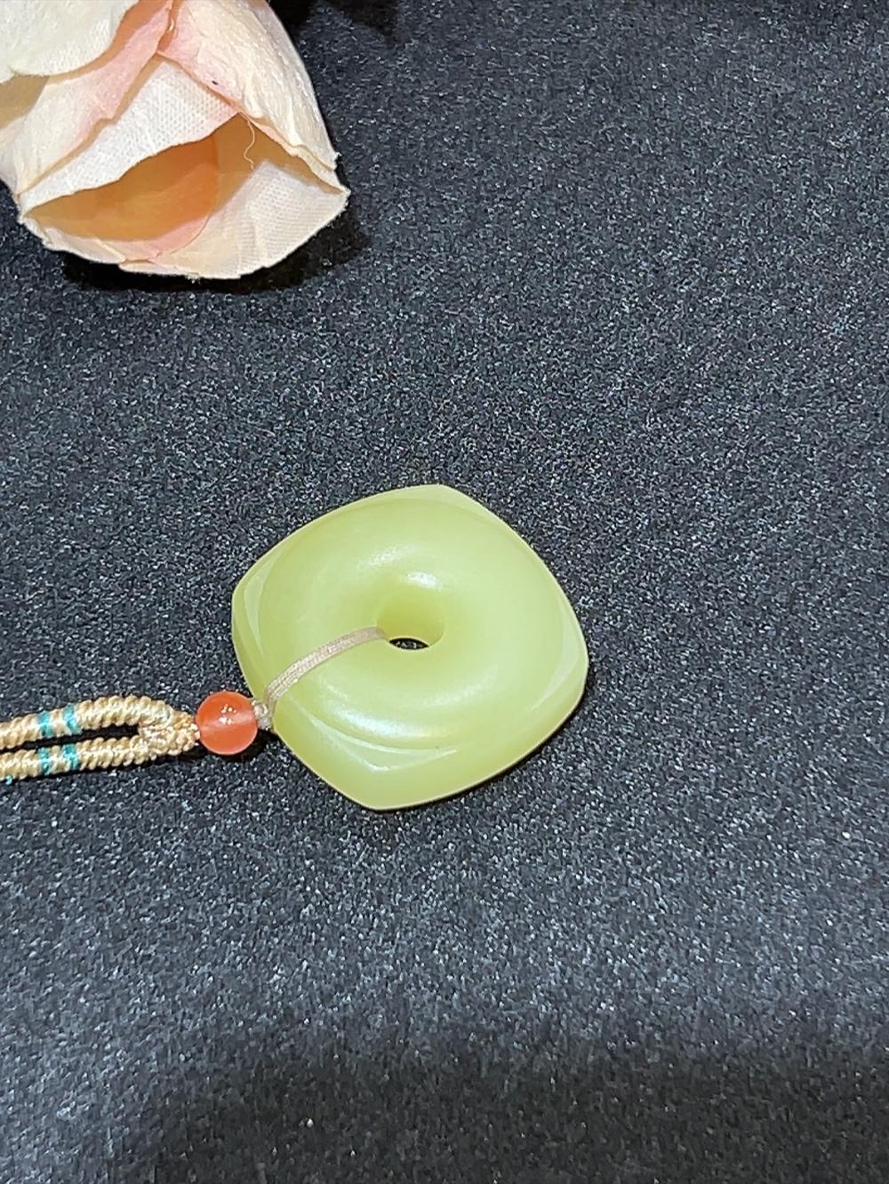 和田玉新疆若羌黄口料四方守护牌(13.0g)