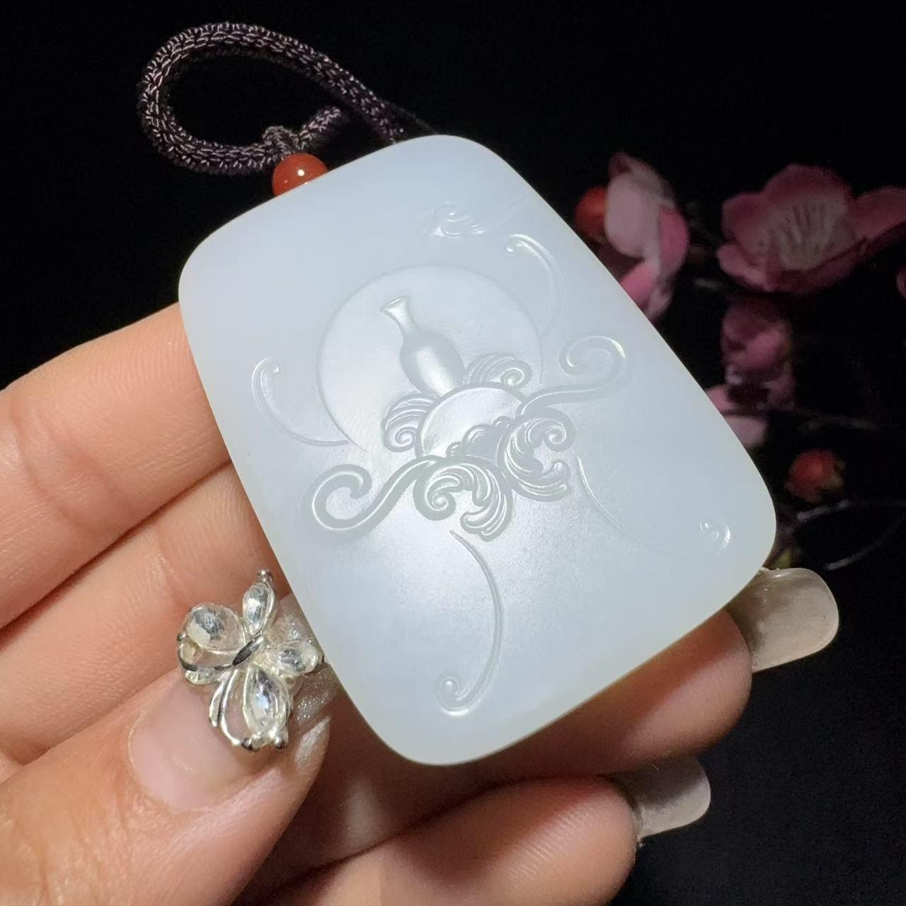 和田玉白玉挂件莲花观音(46.3g)