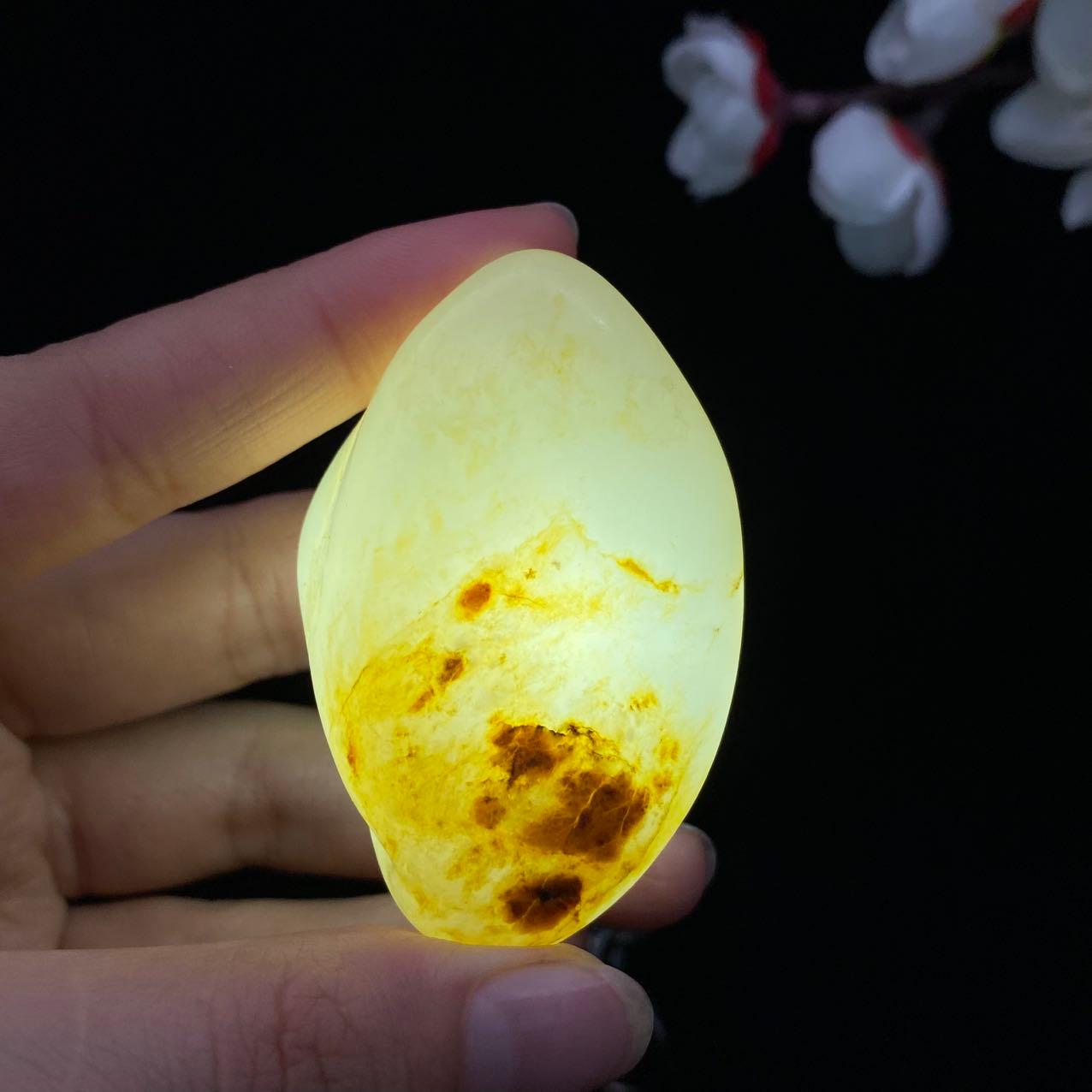 和田玉洒金皮籽料原石(55.8g)