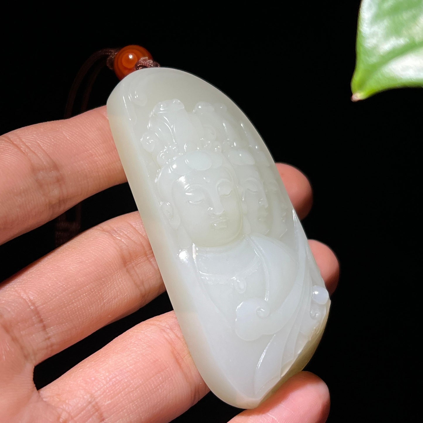 和田玉籽料洒金皮观音牌(63.8g)