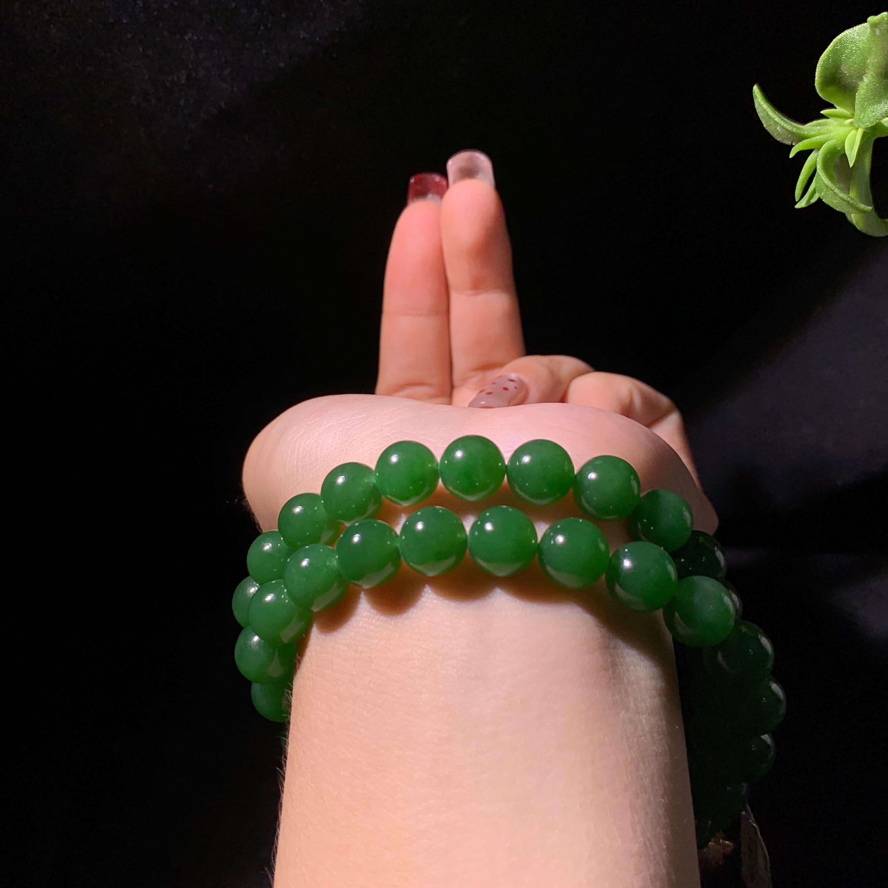 收藏级碧玉阳绿圆珠项链(71.6g)