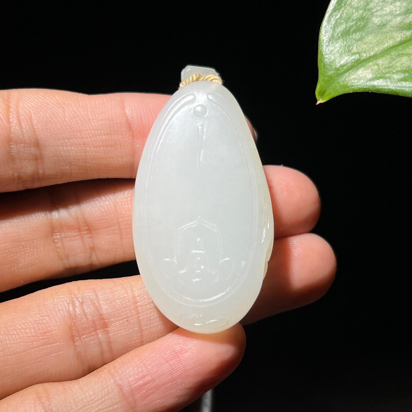 和田玉籽料洒金皮观音挂件(21.4g)