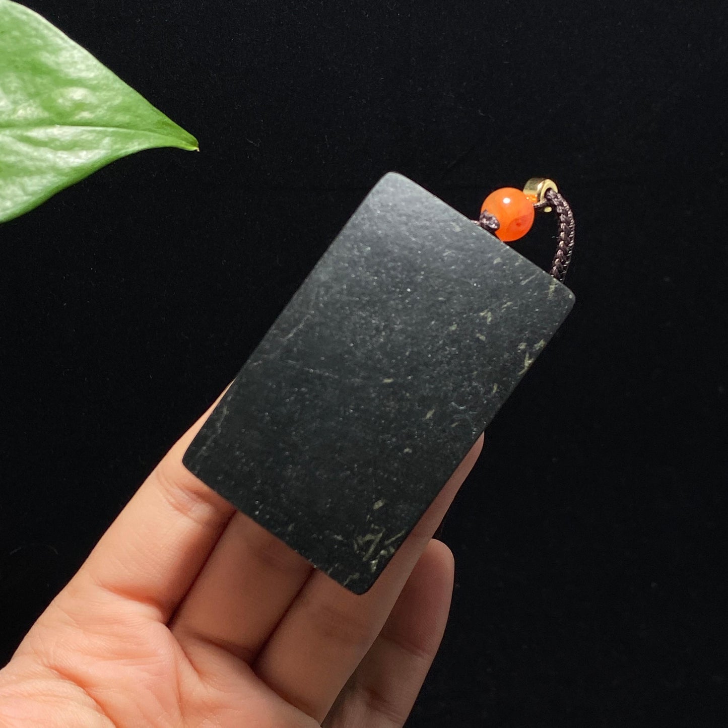 和田玉籽料黑青无事牌挂件(65.0g)