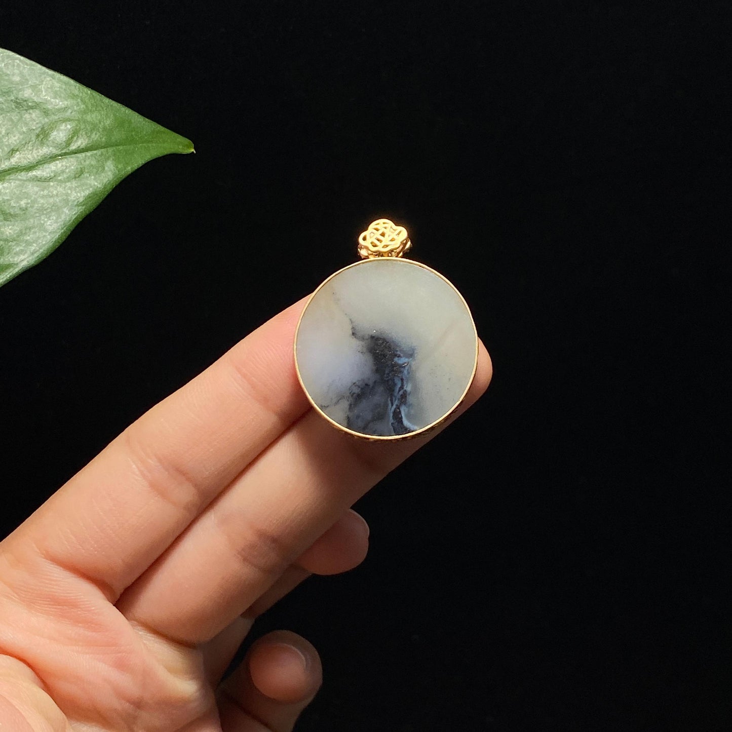和田玉18K金镶青花平安牌(10.6g)