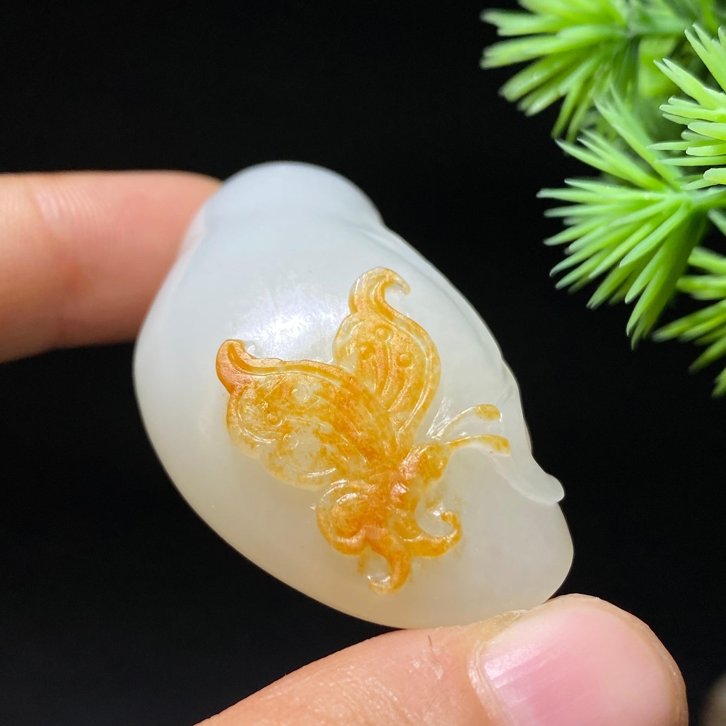 和田玉籽料蝶恋花挂件(35.0g)