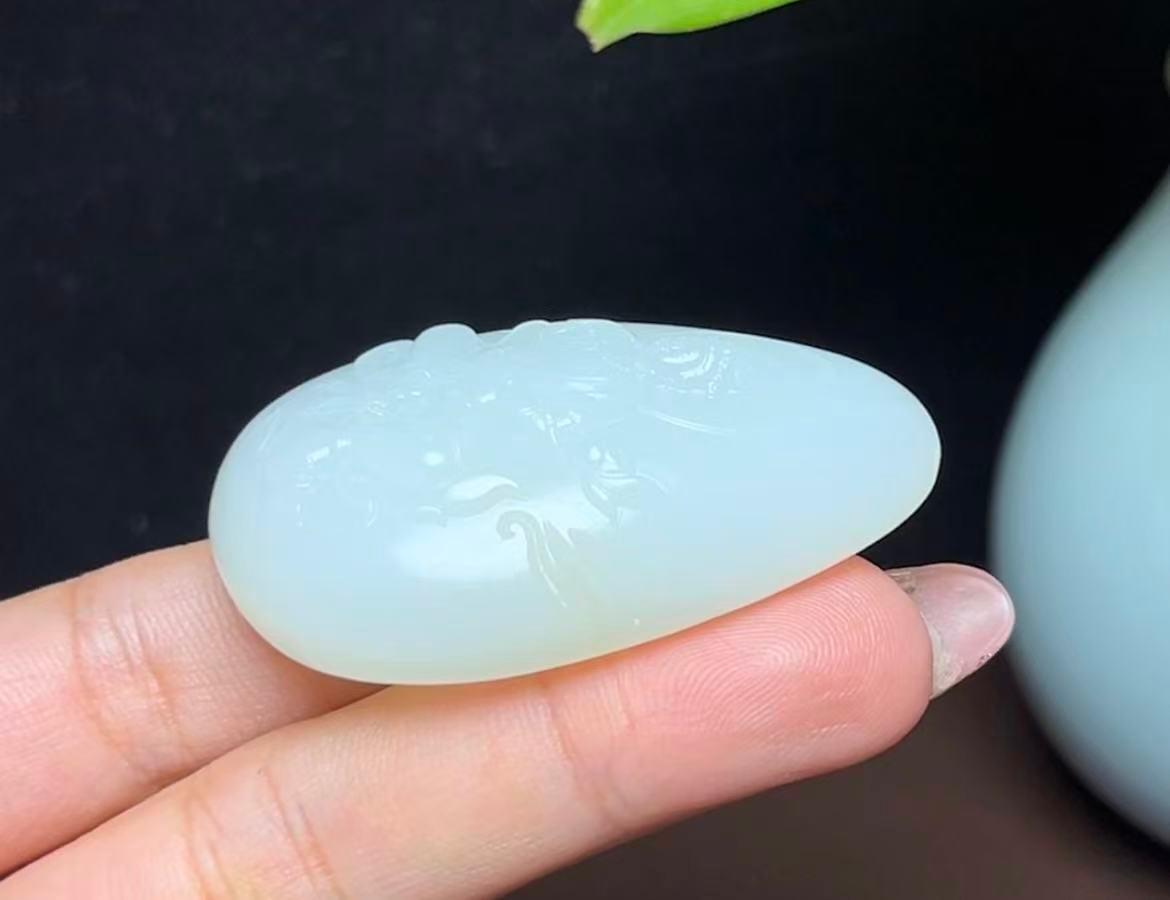 和田羊脂玉观音(36.7g)