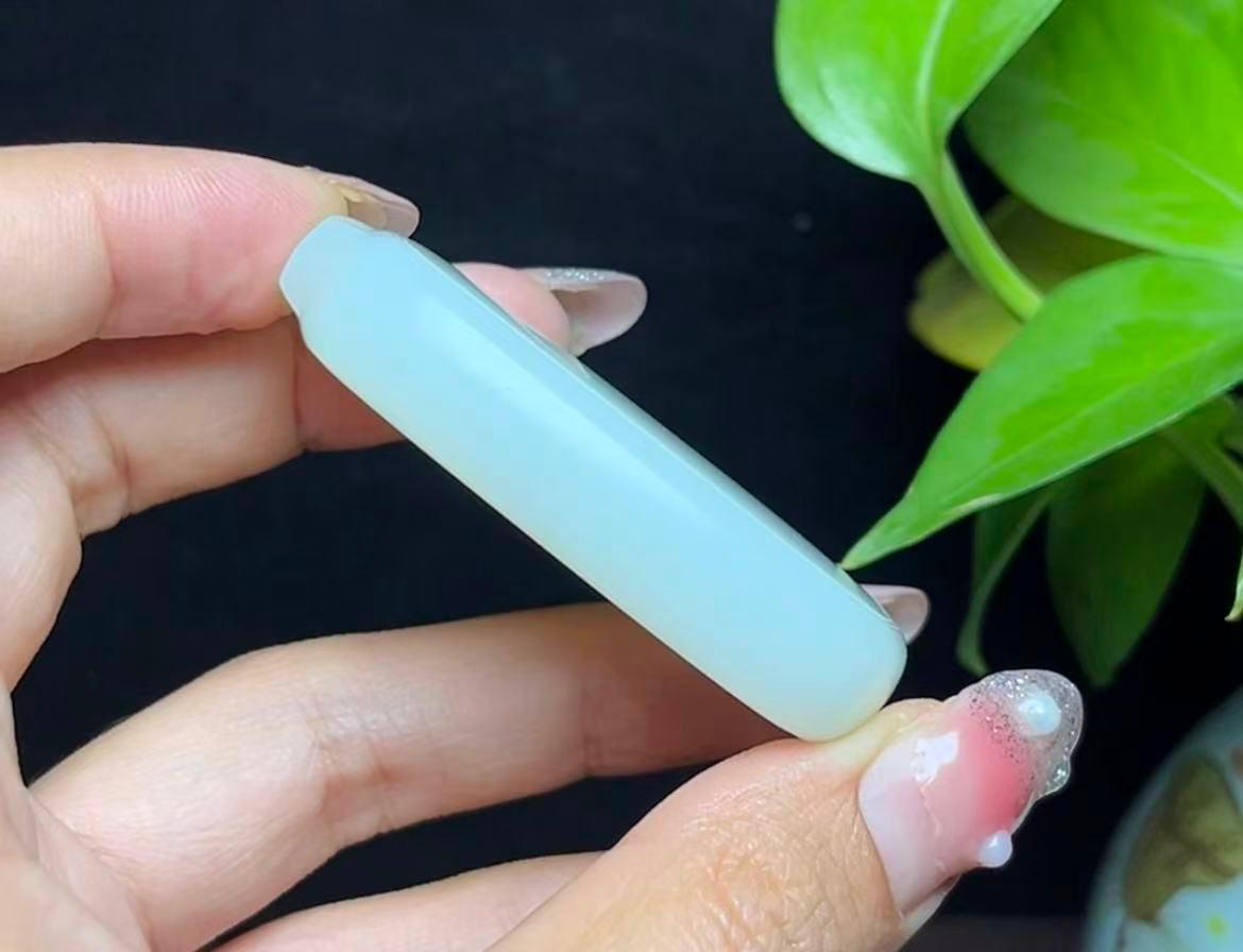 和田羊脂玉平安无事牌(54.6g)