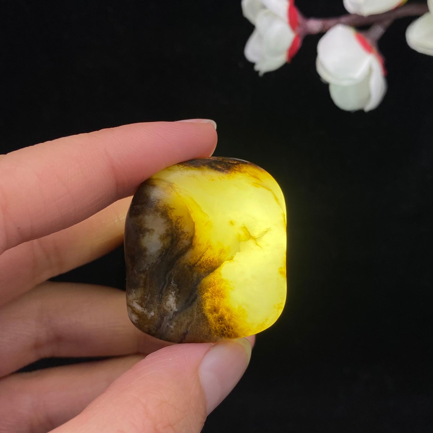 和田玉秋梨皮籽料原石(25.2g)