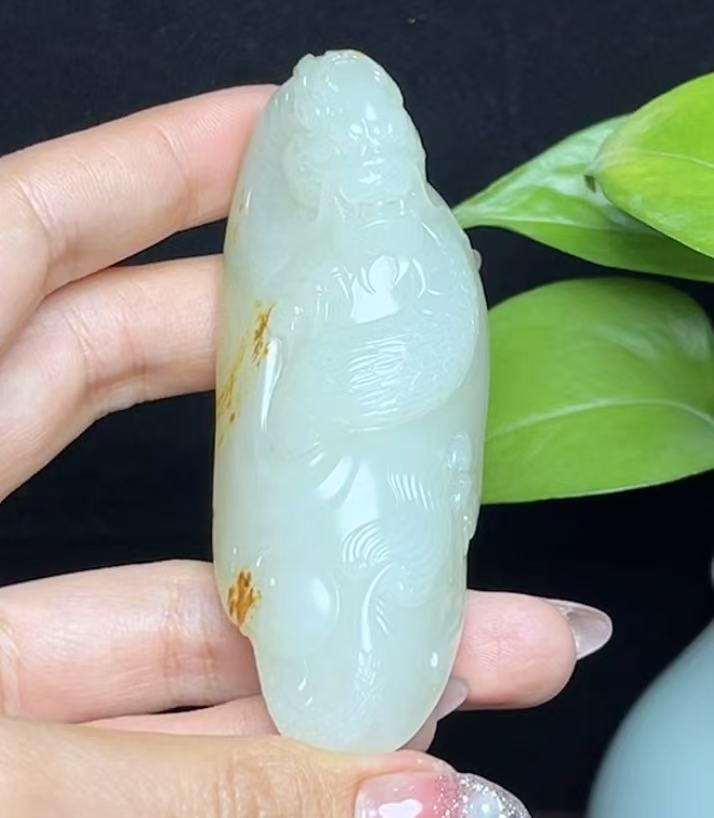 新疆和田玉籽料龙挂件(98.1g)