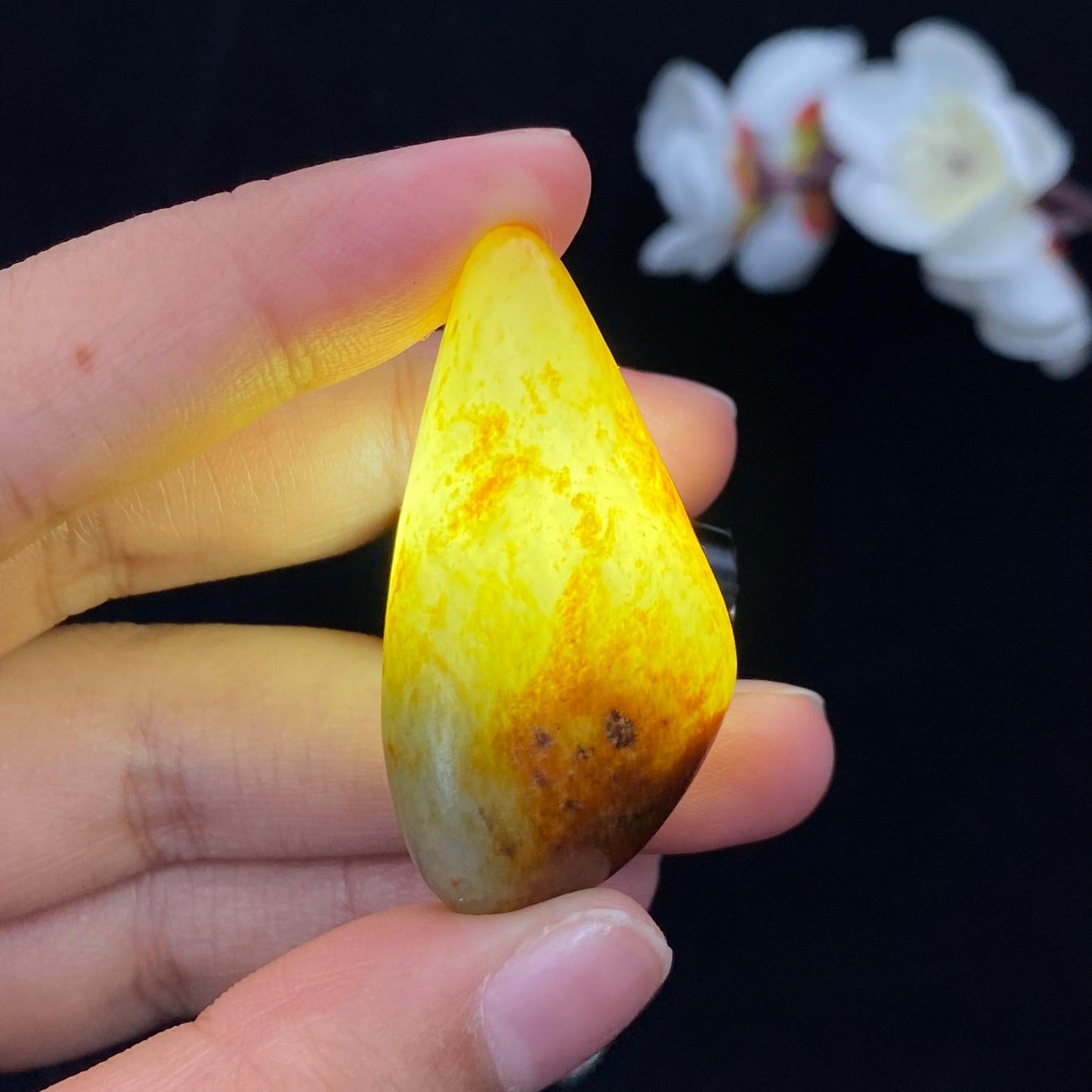 和田玉聚红皮青花底籽料挂件(23.3g)