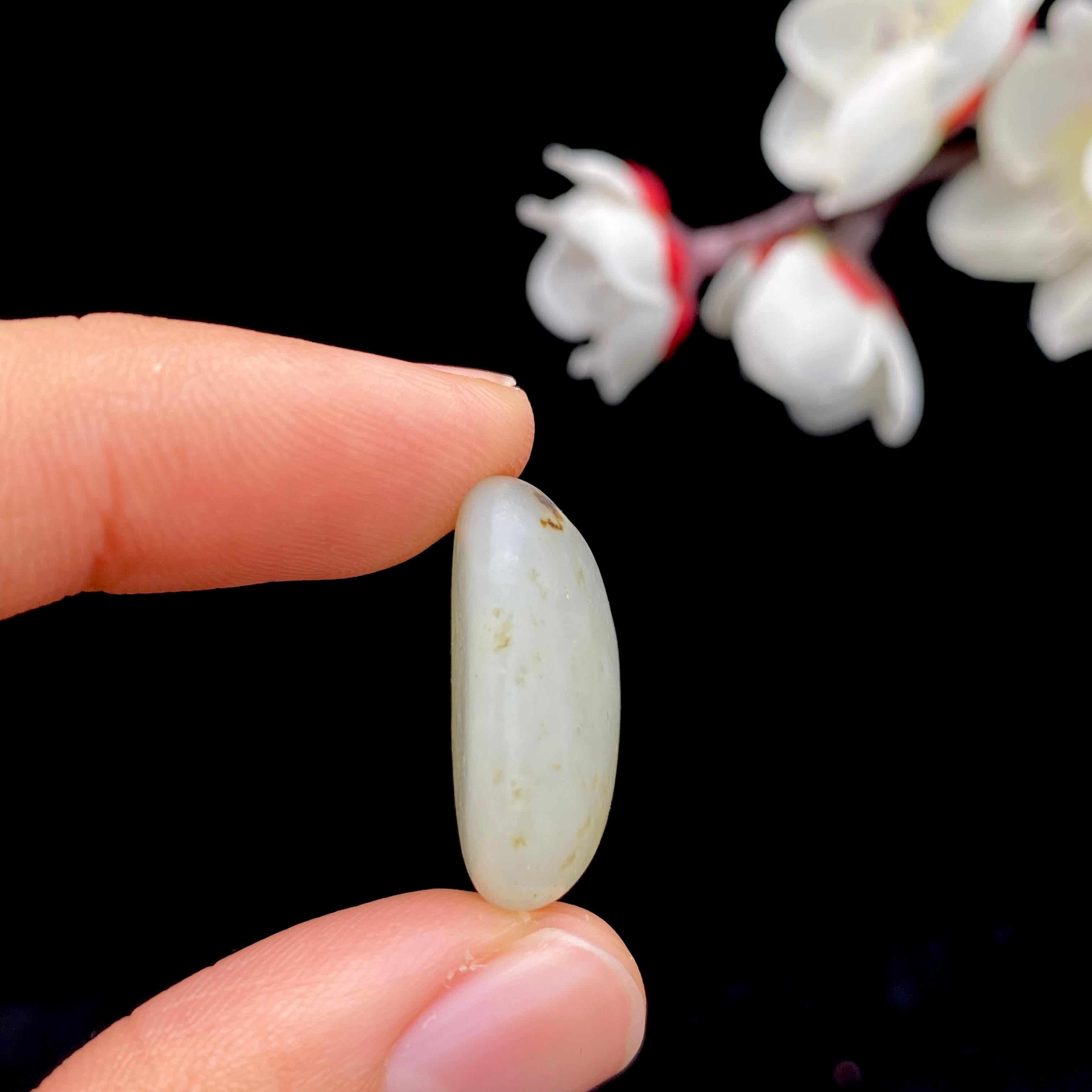 和田玉黑皮籽料吊坠籽(6.5g)
