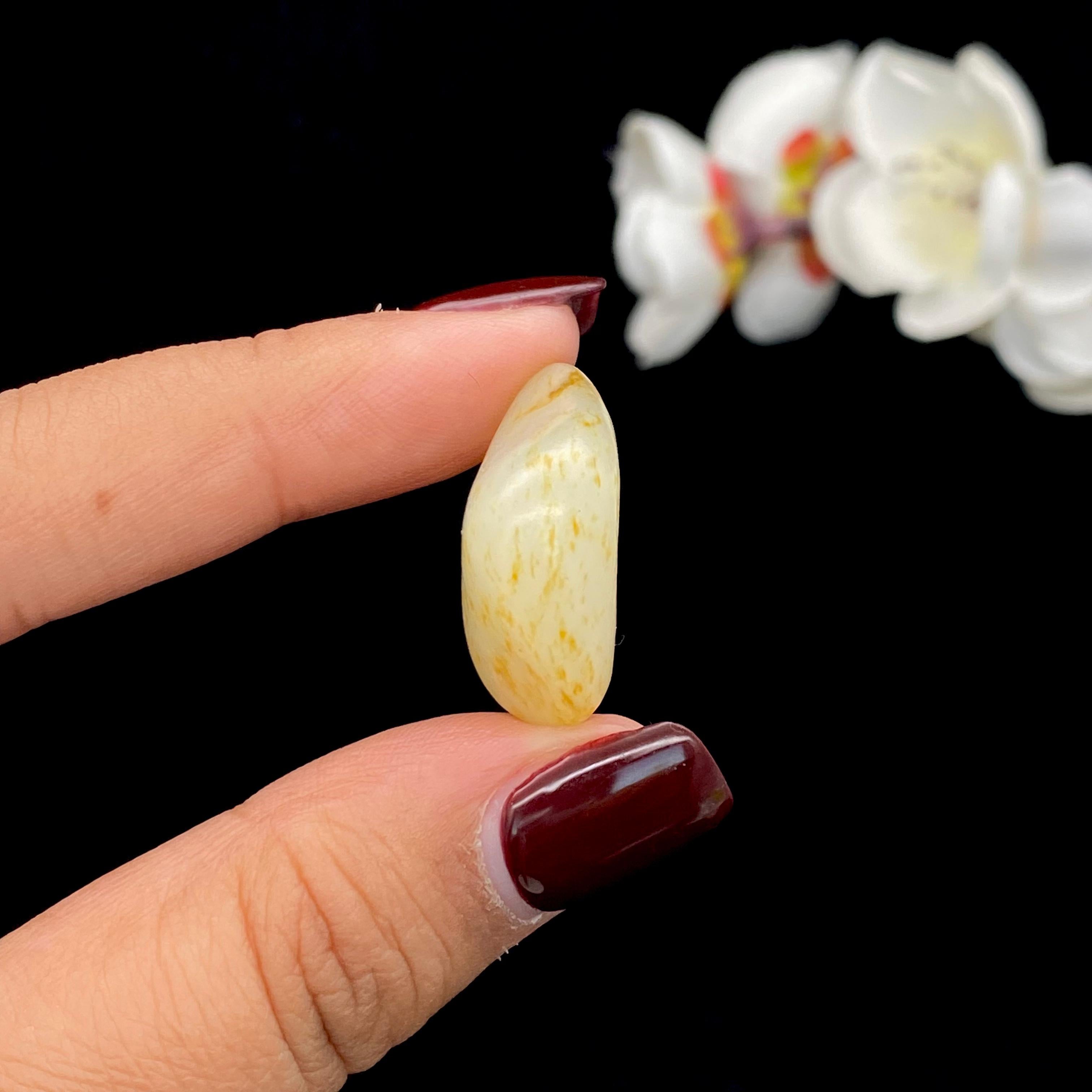 和田玉洒金皮籽料吊坠籽(8.1g)