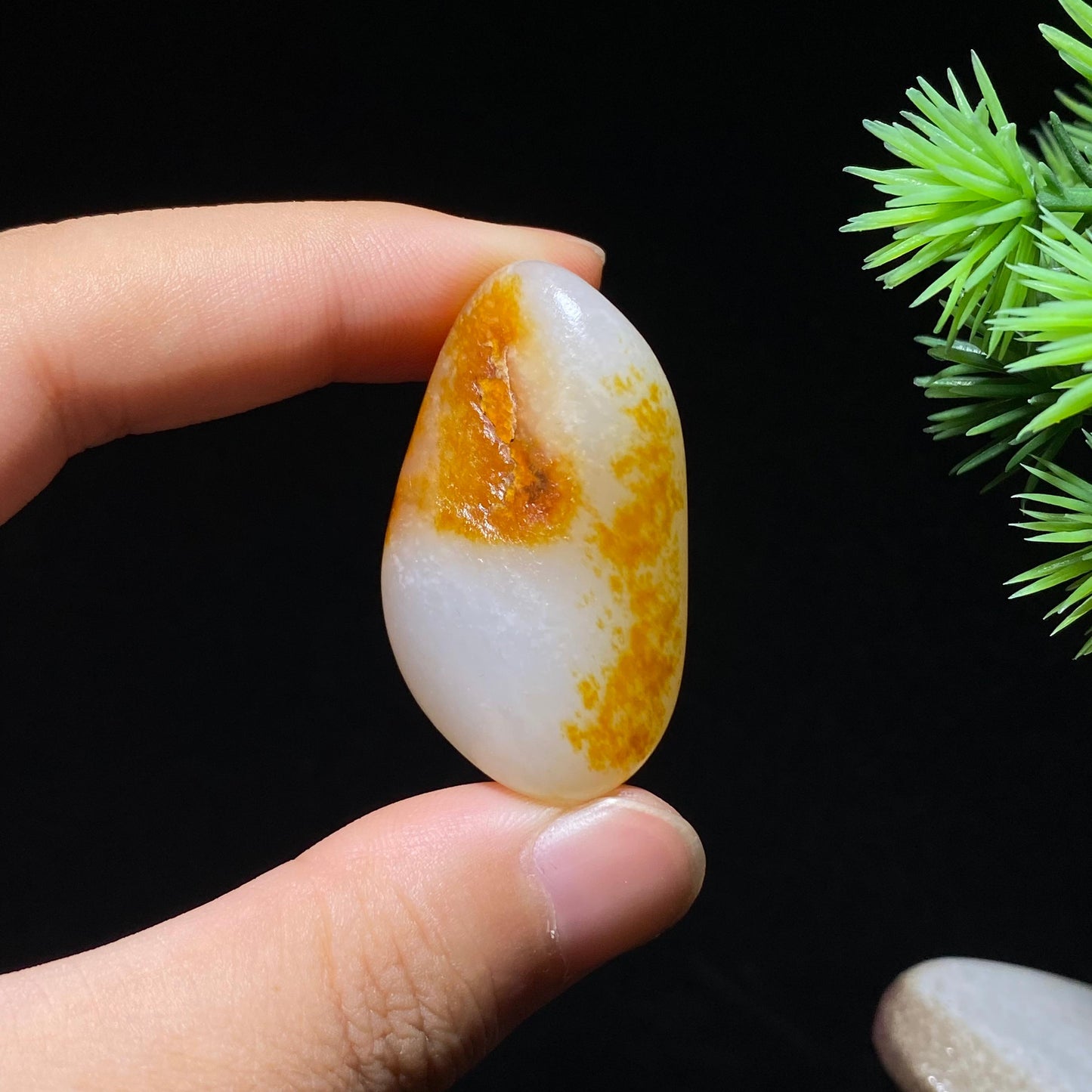 和田玉白玉红皮籽料原石(17.2g)