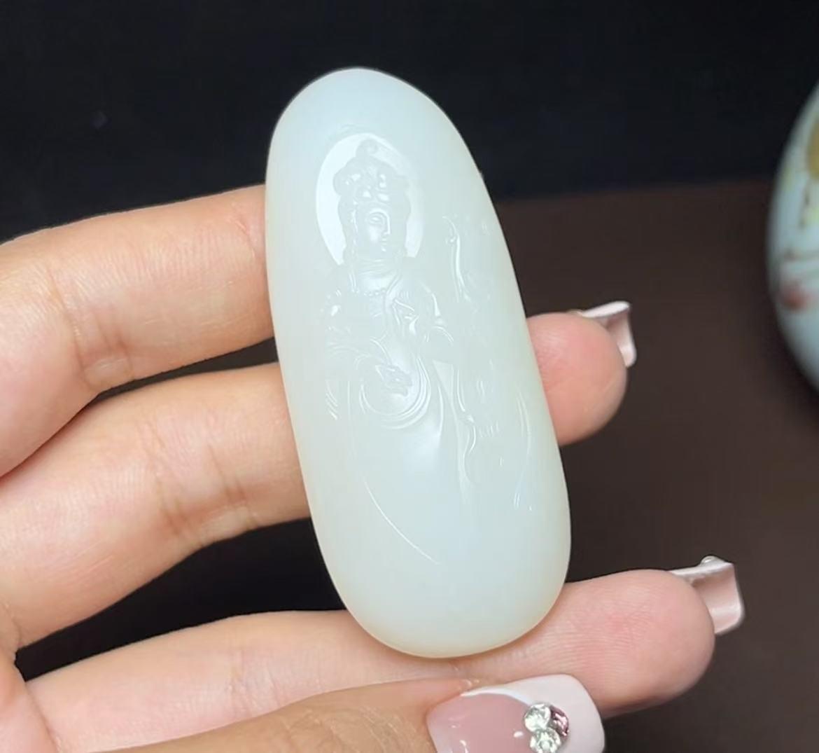 新疆和田玉且末料羊脂玉凤凰观音(31.7g)