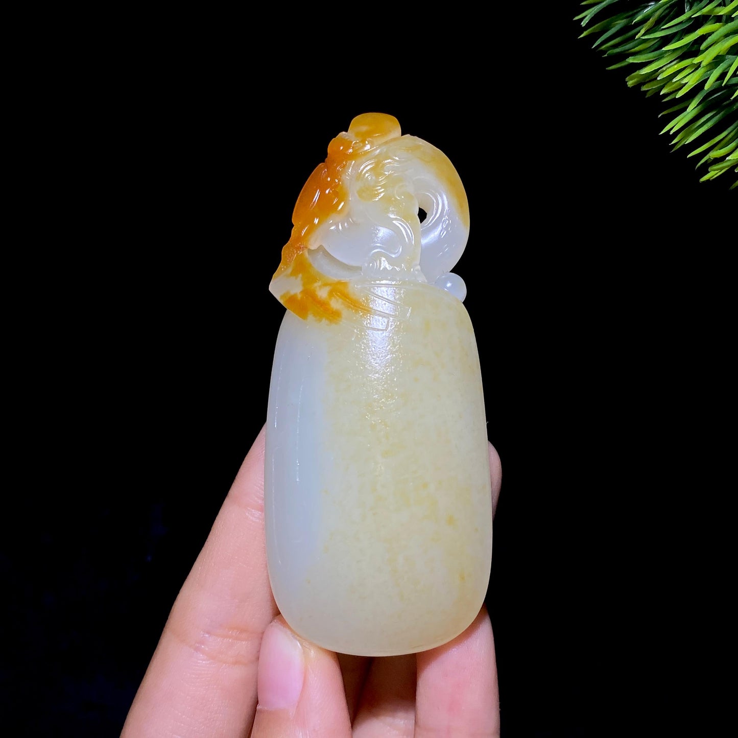 和田玉籽料龙牌(63.6g)