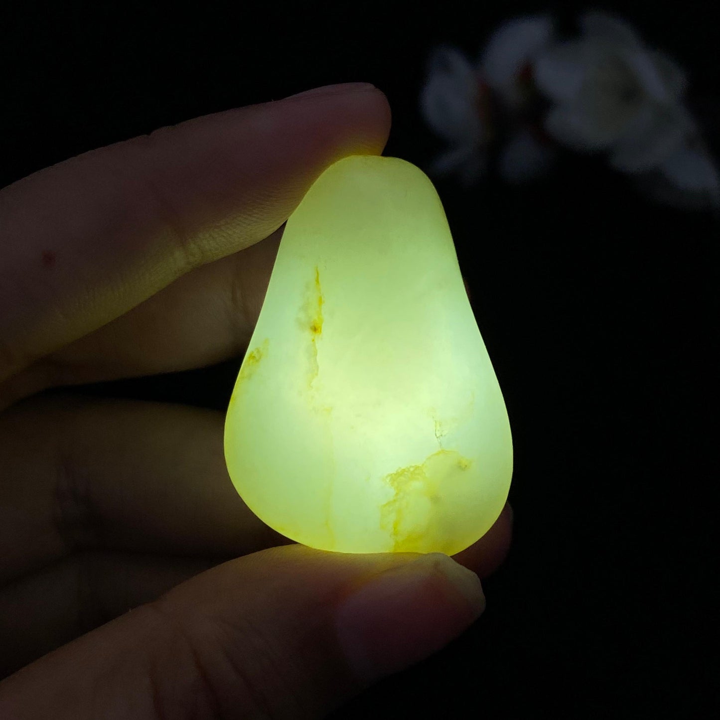 和田玉黄皮籽料挂件(19.6g)