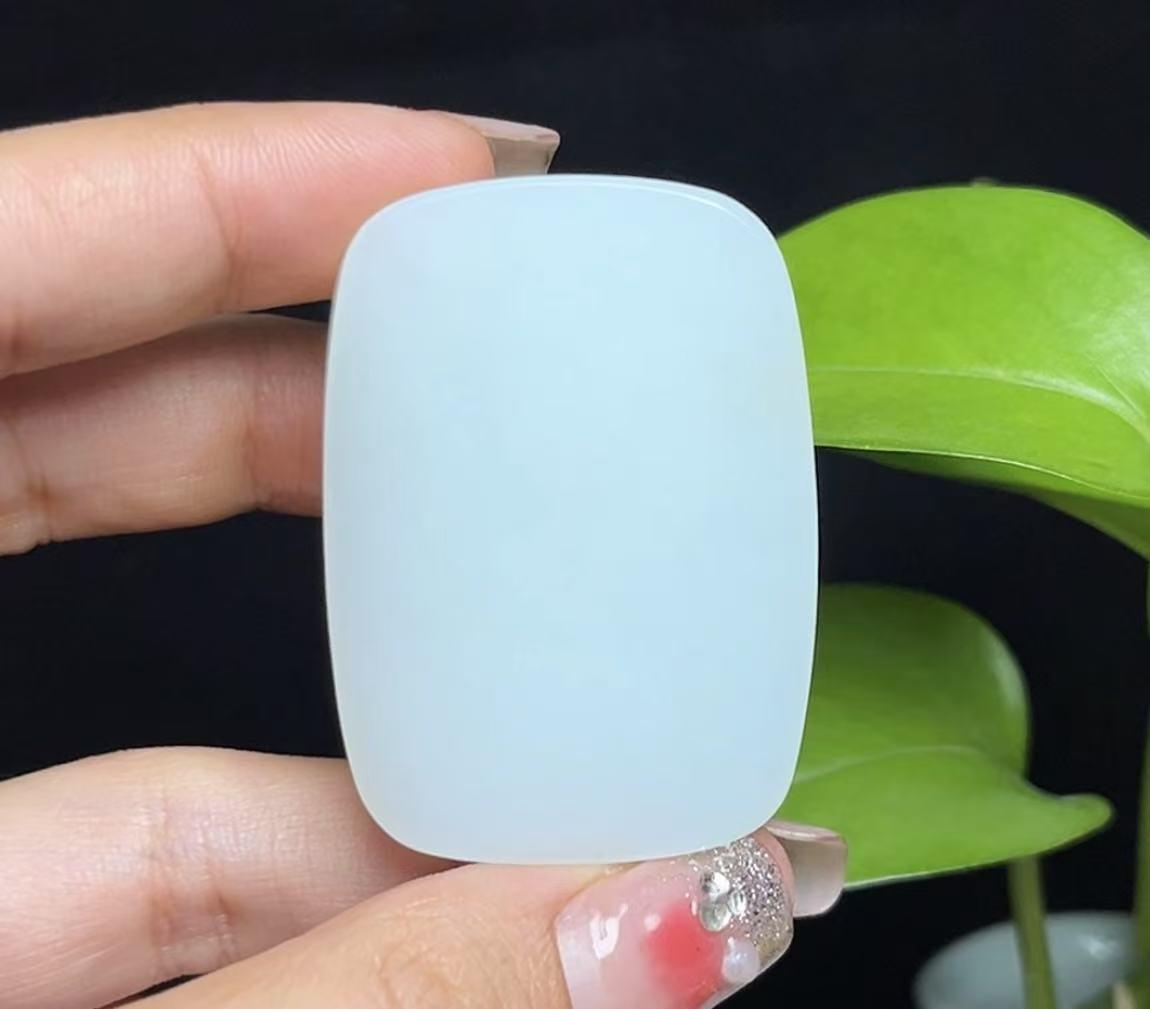 新疆和田玉且末糖羊脂玉平安无事牌(41.6g)