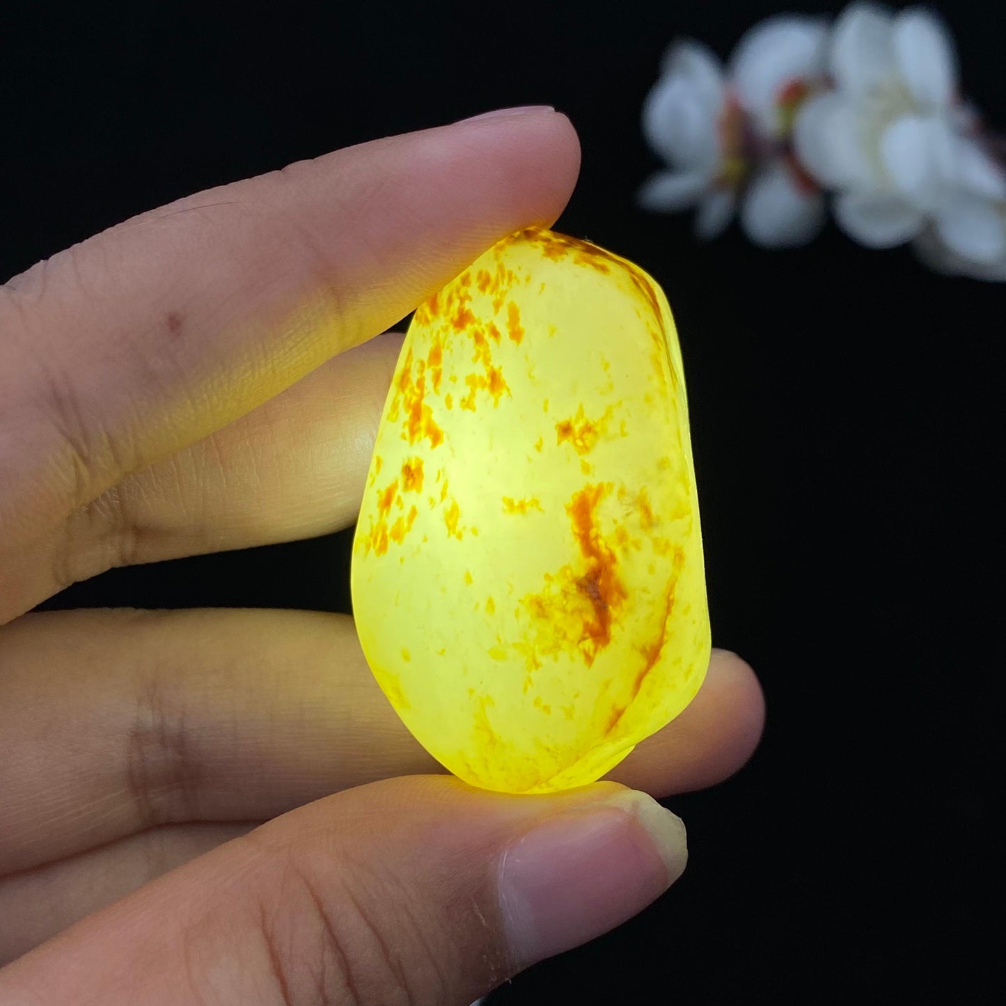 和田玉洒红皮籽料挂件(29.3g)
