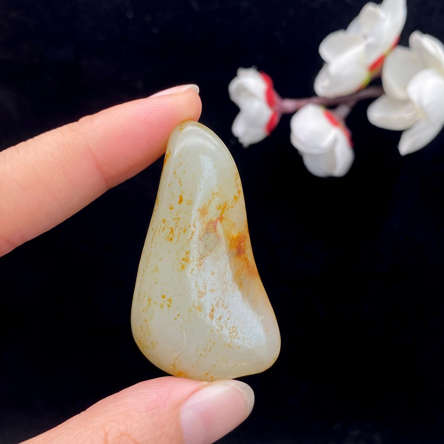 和田玉洒红皮籽料原石(26.4g)