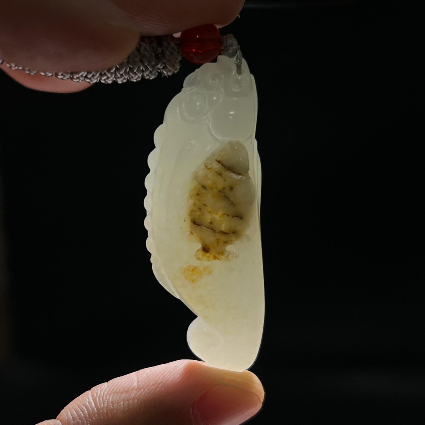 和田玉籽料洒金皮鱼化龙挂件(15.8g)