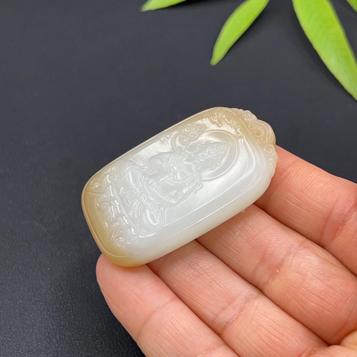 和田玉羊脂白玉糖观音玉牌(31.0g)