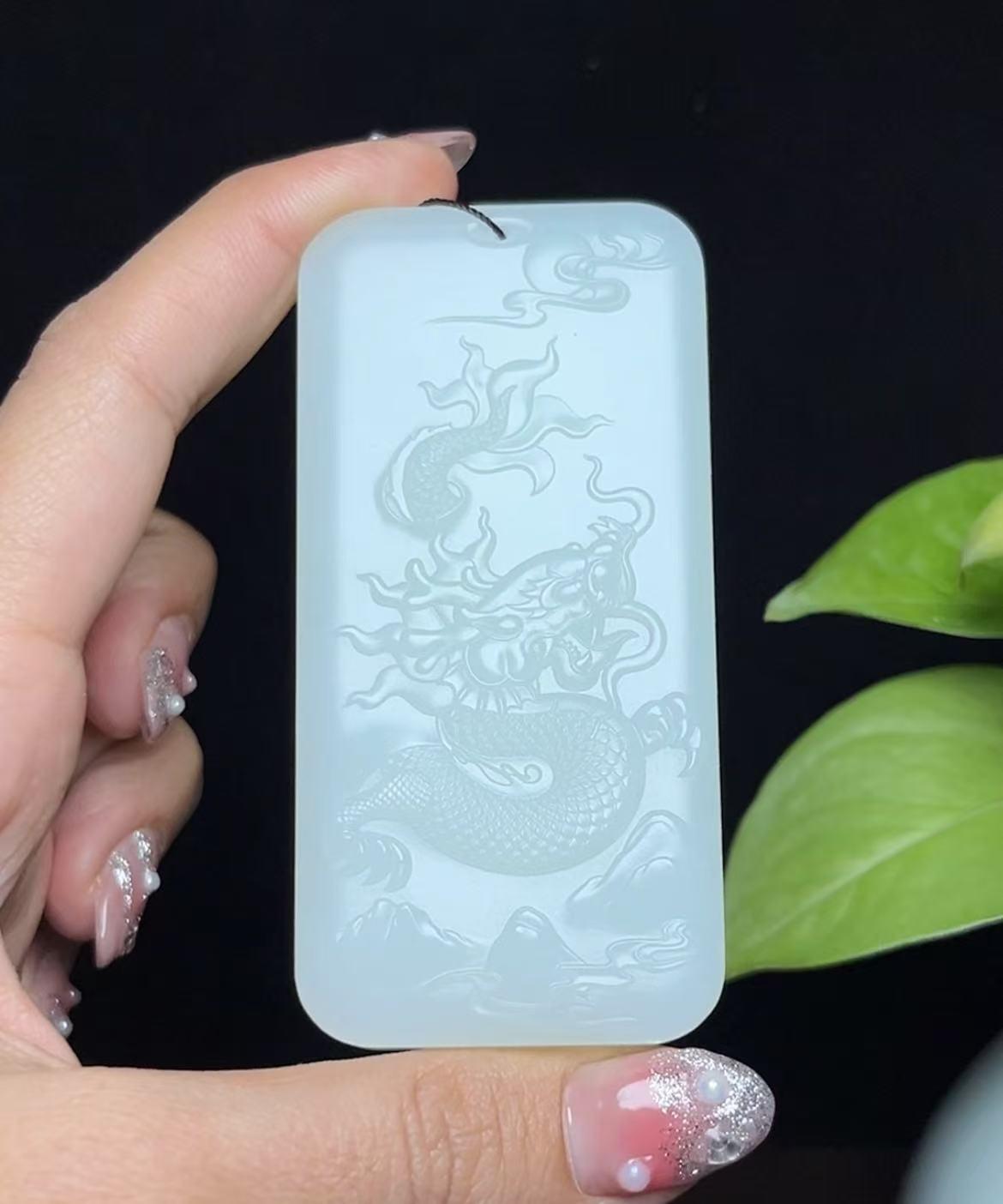 新疆和田玉且末糖羊脂玉平安无事牌(105.5g)