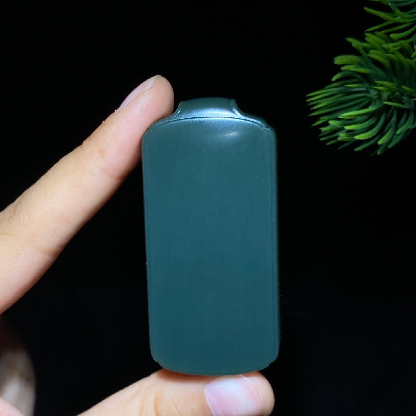 和田玉沙枣青无事牌(45.9g)