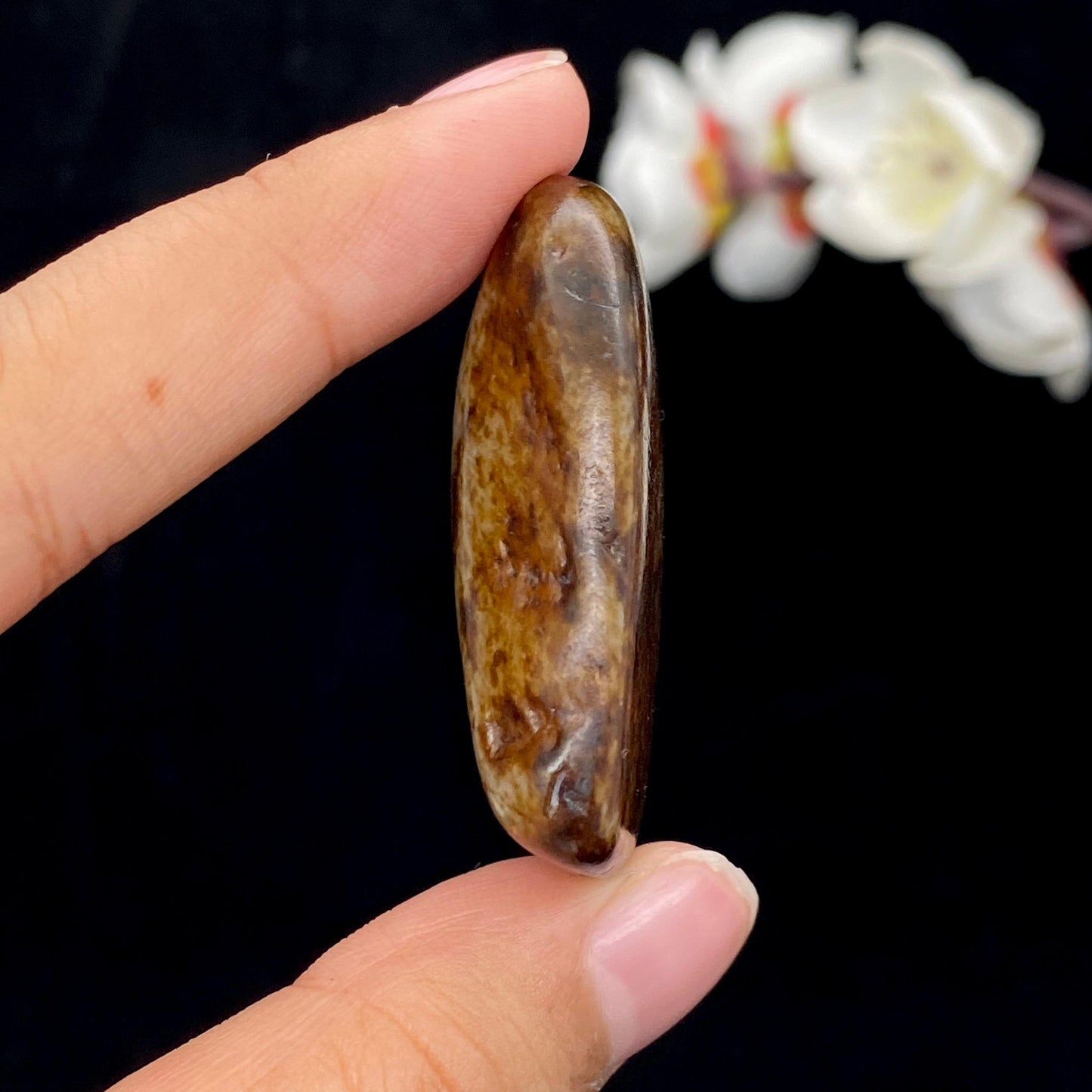 和田玉聚黑皮籽料挂件(31.2g)