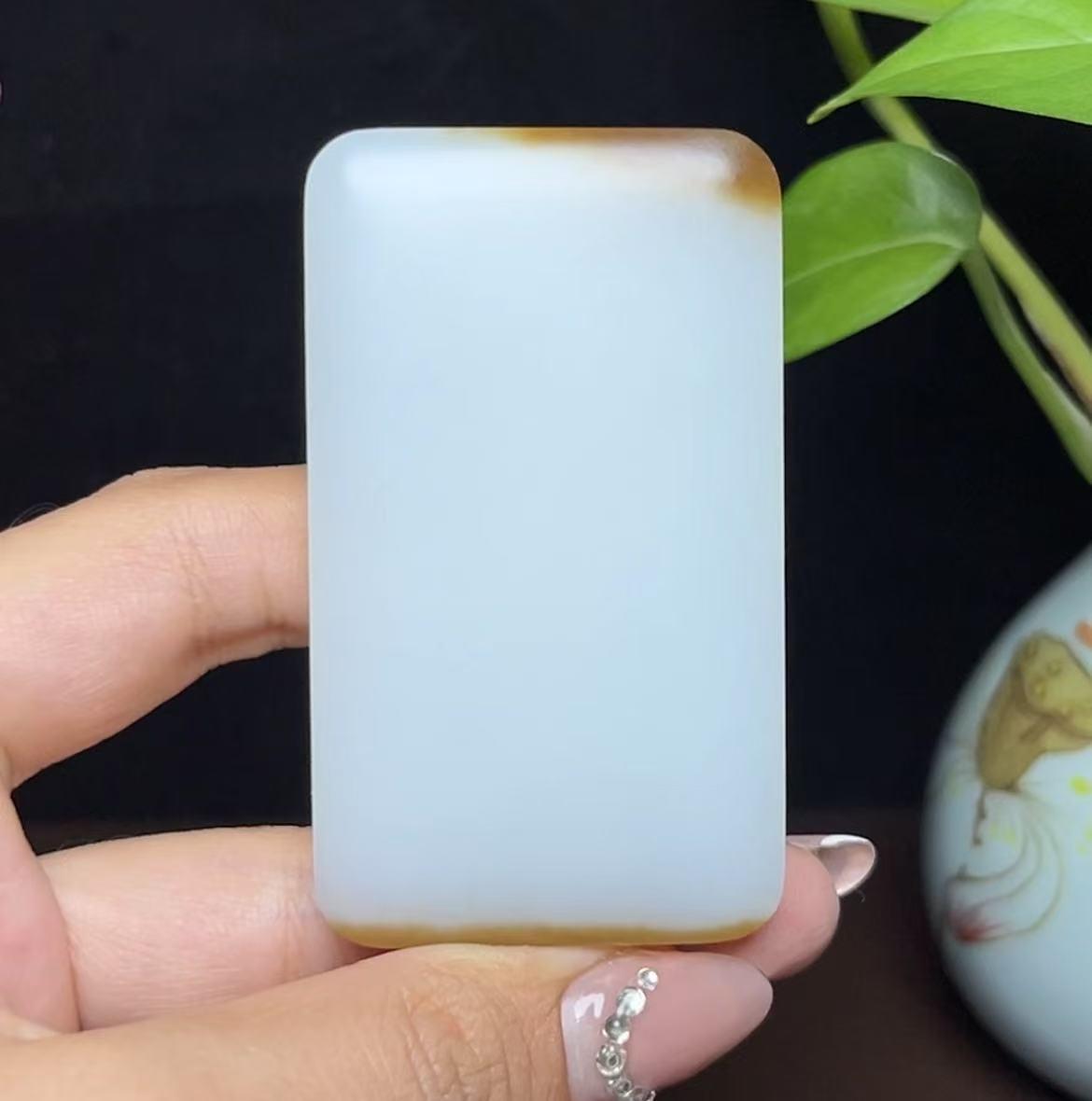 和田玉天地糖白羊脂玉平安无事牌(80.0g)