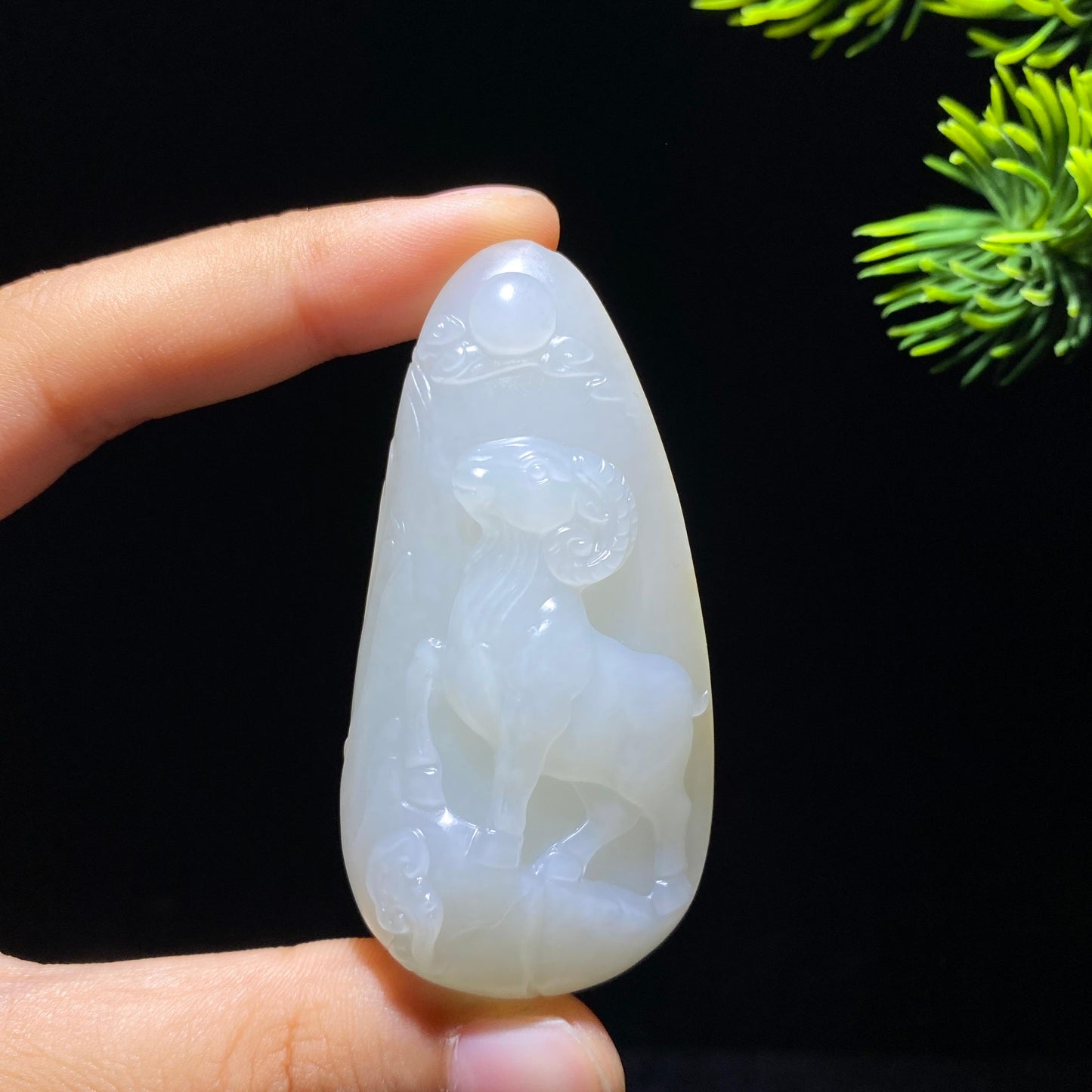 和田玉籽料羊挂件(47.0g)