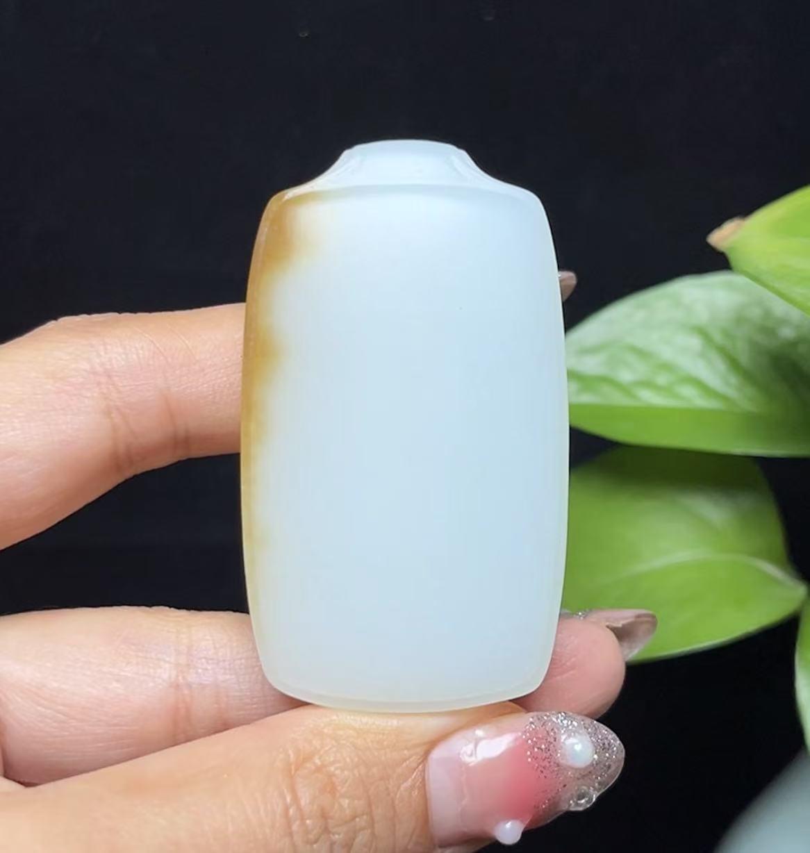 和田玉且末糖羊脂玉平安无事牌(63.3g)