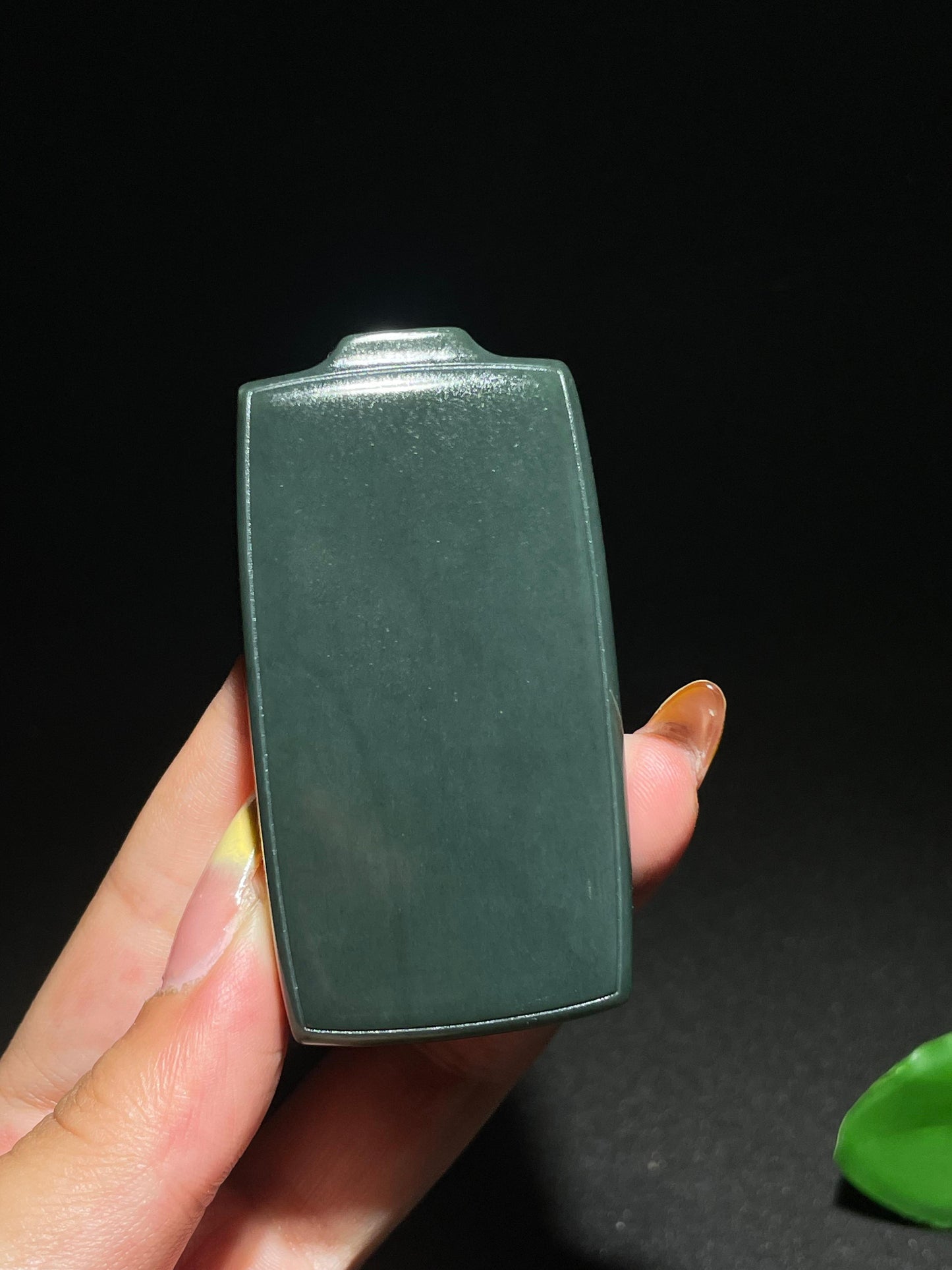 和田玉沙枣青无事牌(75.0g)