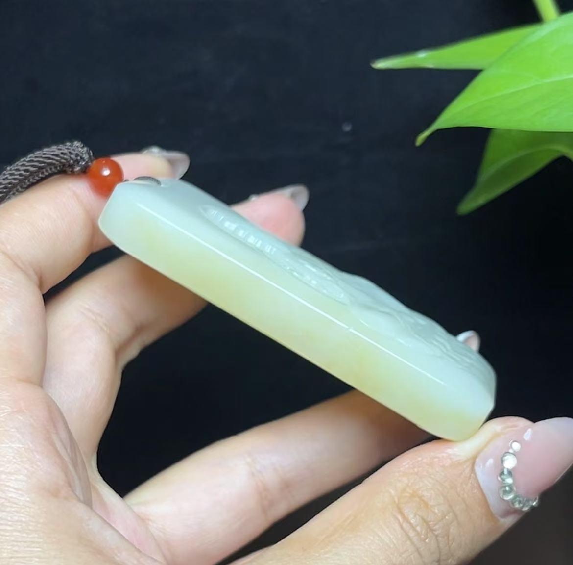 新疆和田玉且末料羊脂玉大势至菩萨(77.0g)