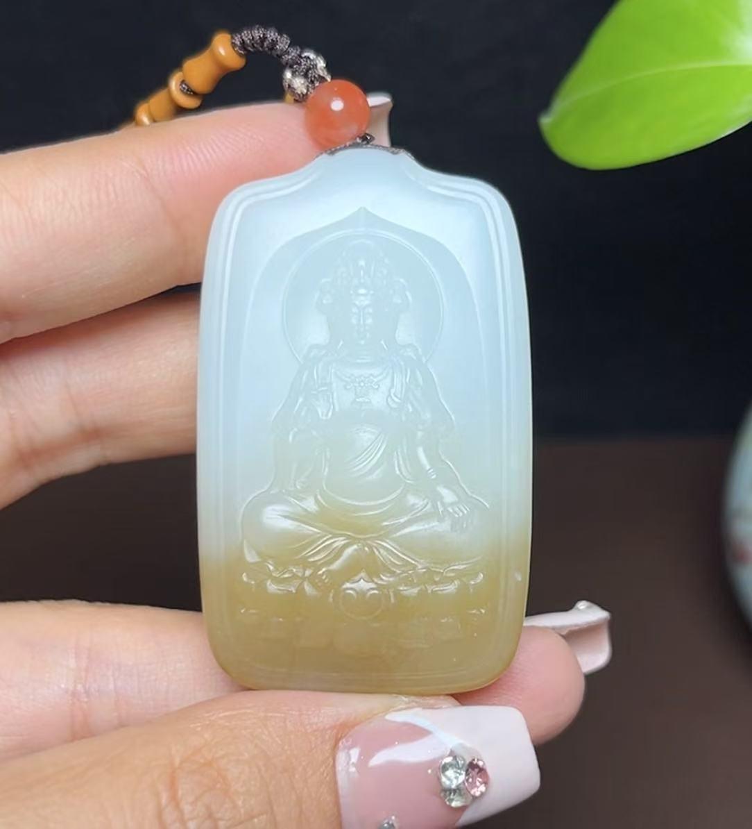 新疆和田玉且末糖白羊脂玉观音山水牌(38.2g)