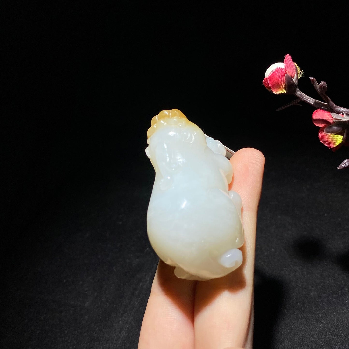 精品和田山料糖白玉貔貅挂件(70.5g)