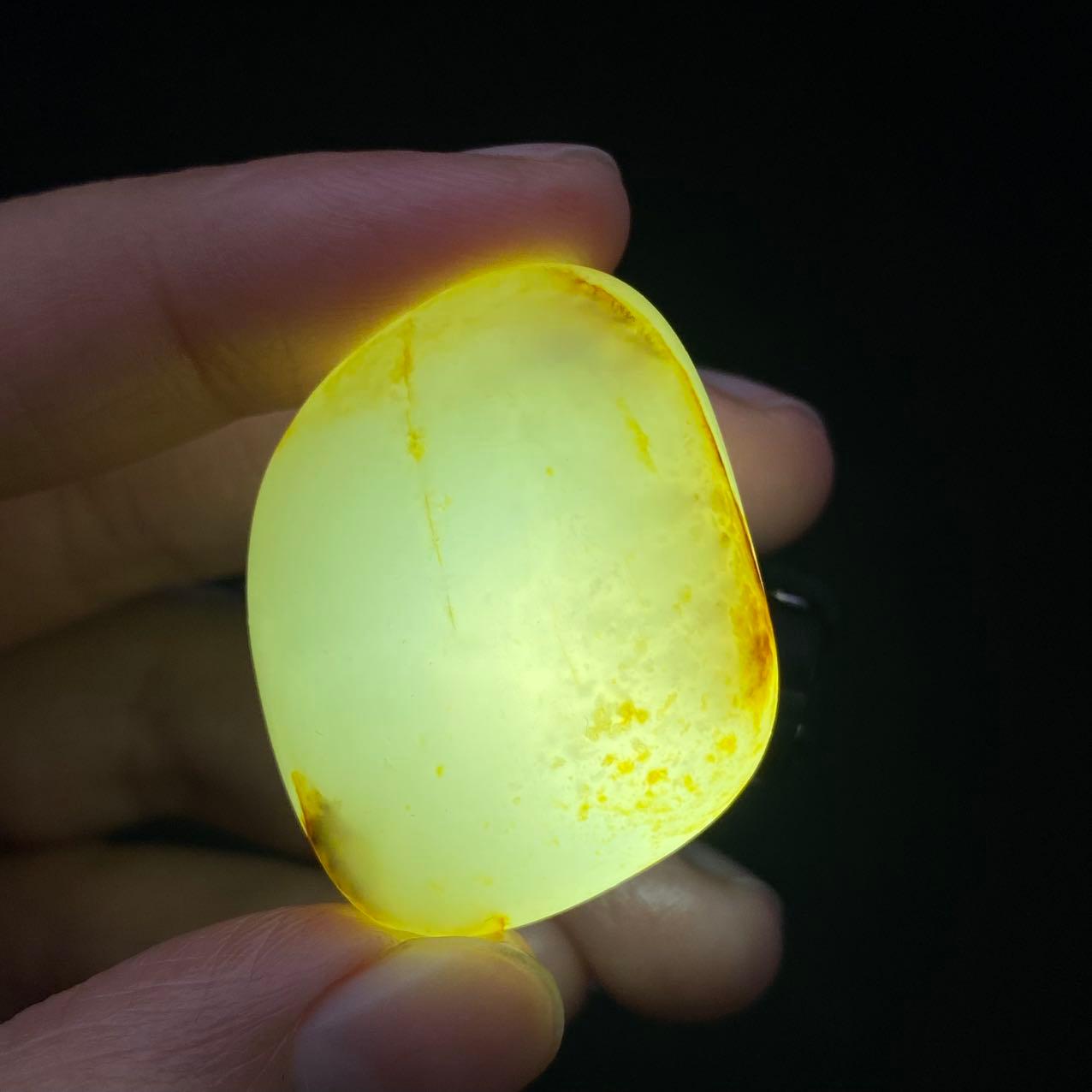 和田玉洒金皮籽料原石(18.2g)