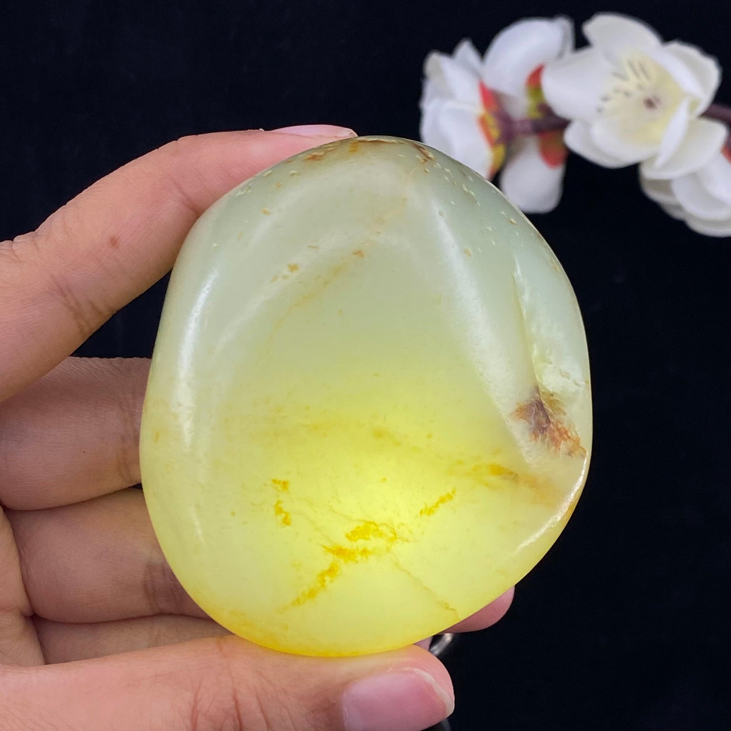 和田玉聚红皮带翠籽料手把件(232.3g)