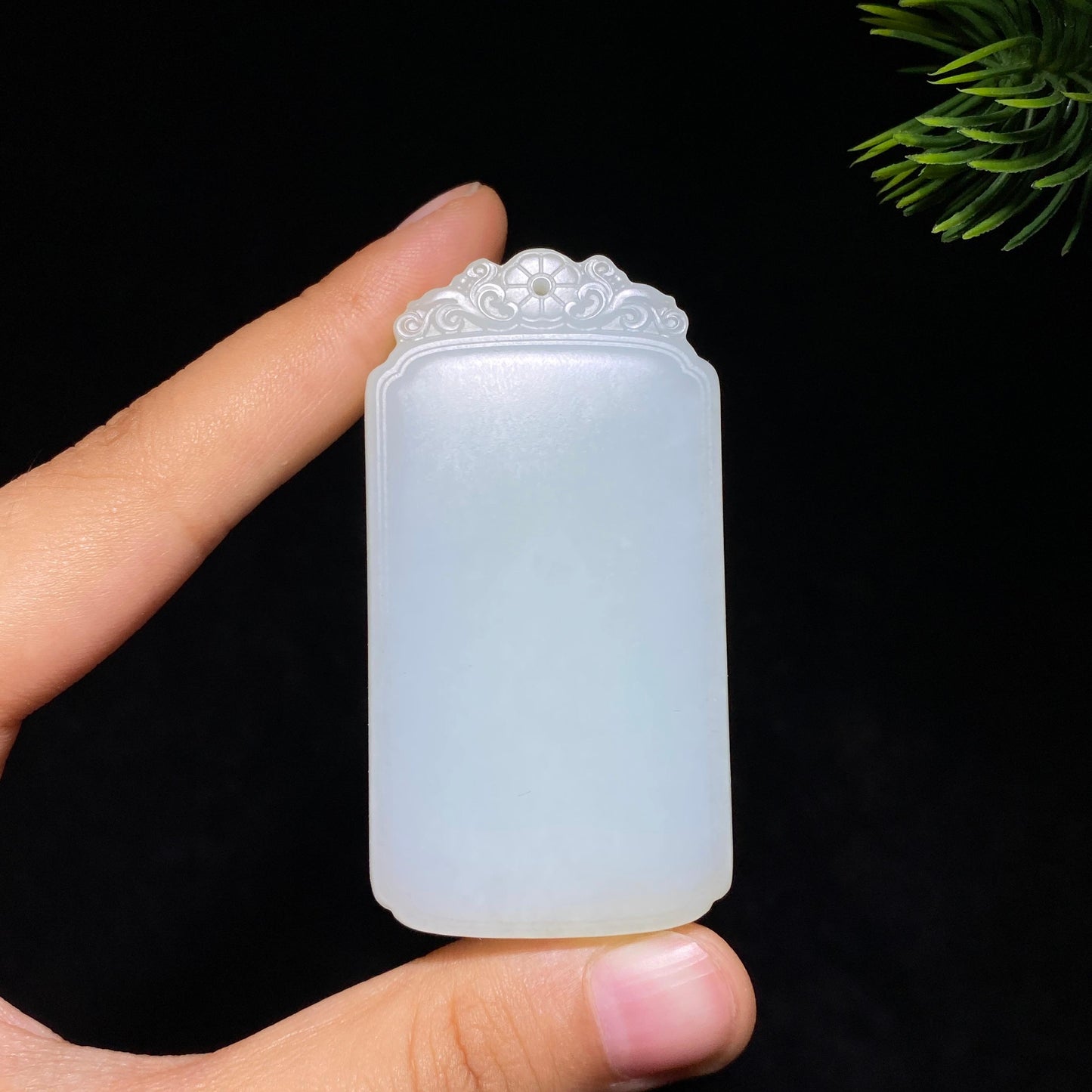 和田玉羊脂白玉无事牌(52.9g)